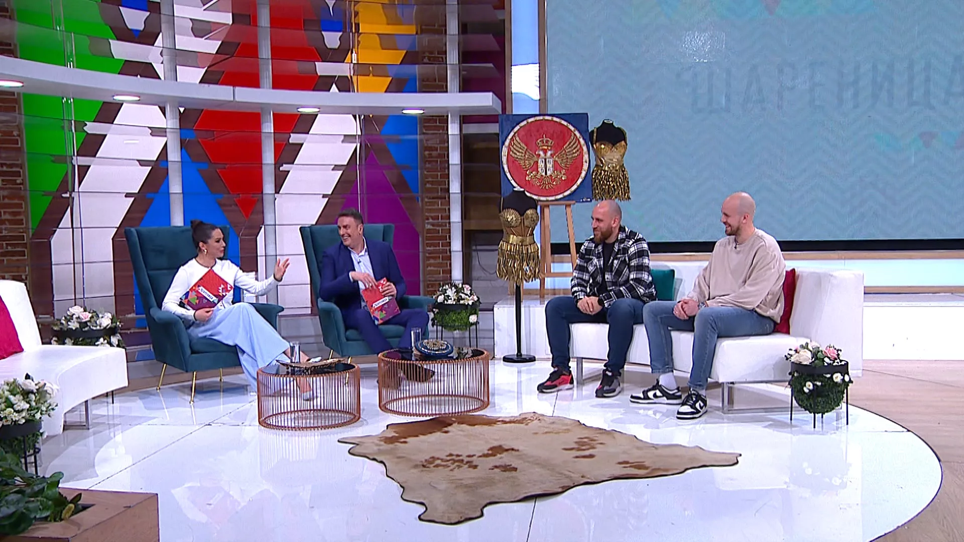 Шареница: Баскеташи, бећарац, уметност од чаура