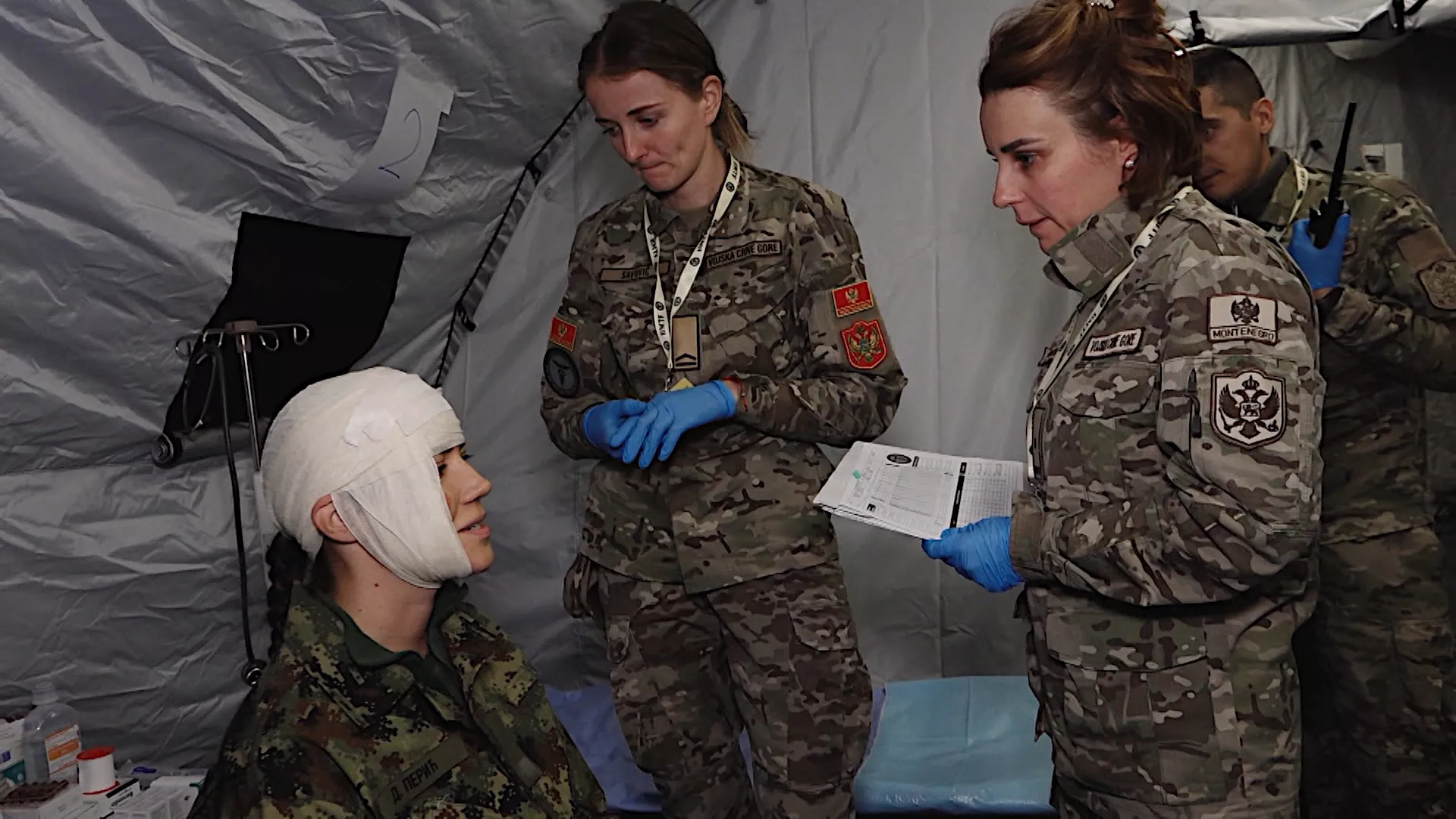 Дозволите...: Лака пољска болница Војске Србије
