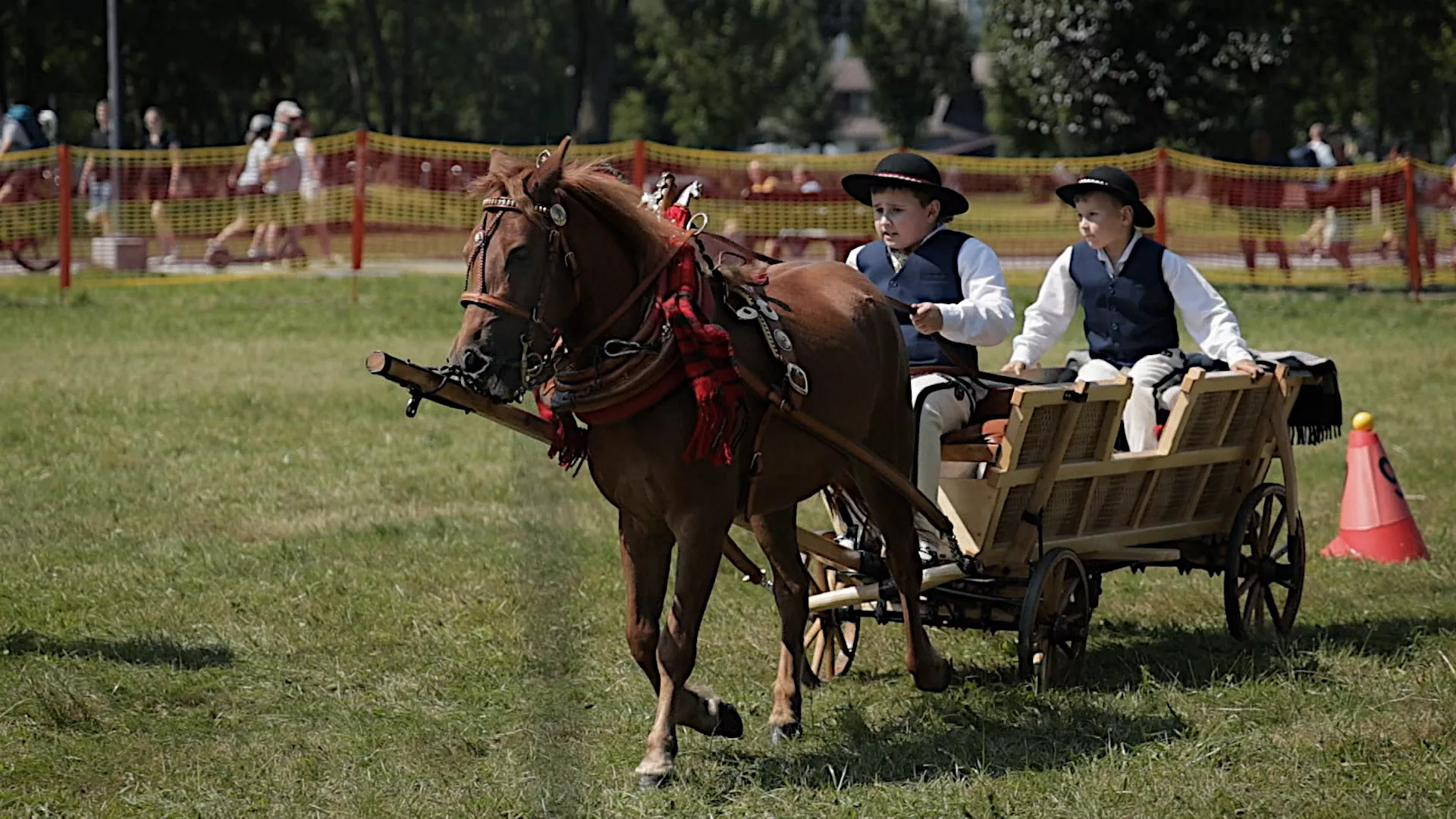 Сасвим природно: Планински плес, 1. део