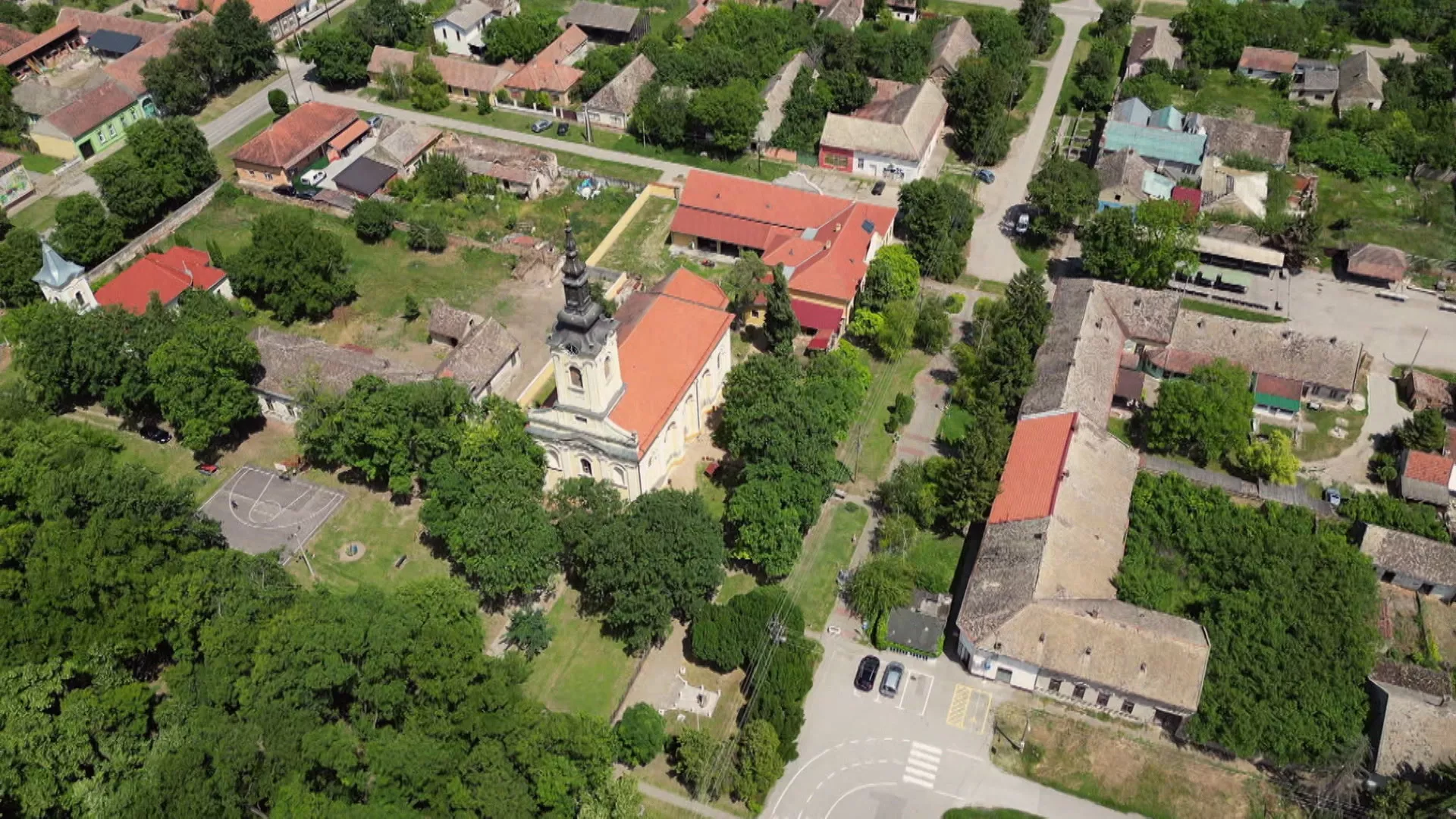 Траг: Перлез варош - Језгро живота