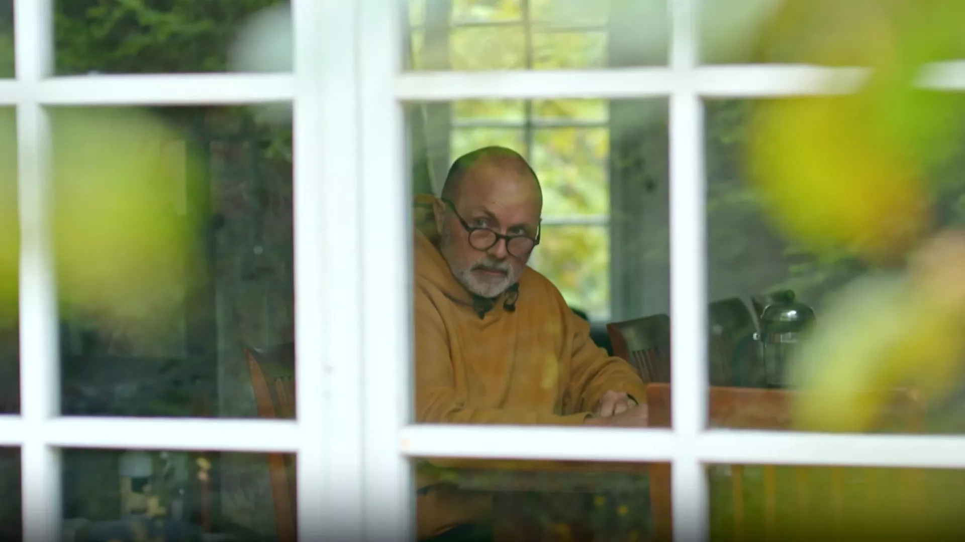 Туђи животи