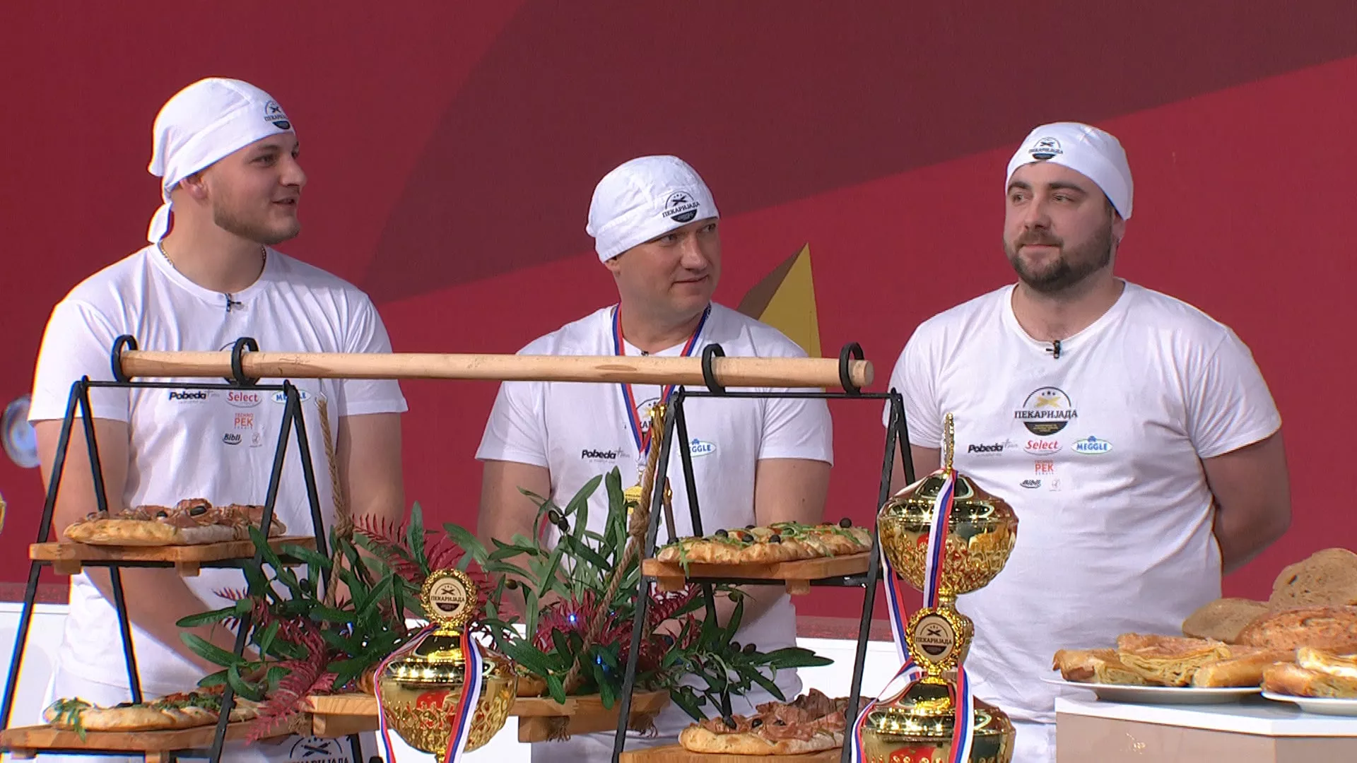 Шареница: Пловидба ћириличном барком