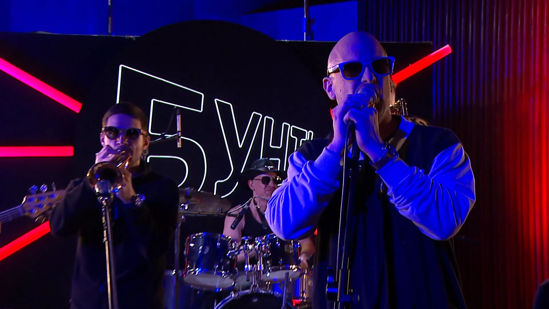 Бунт: Бвана и Џезери, Сале и Седлари