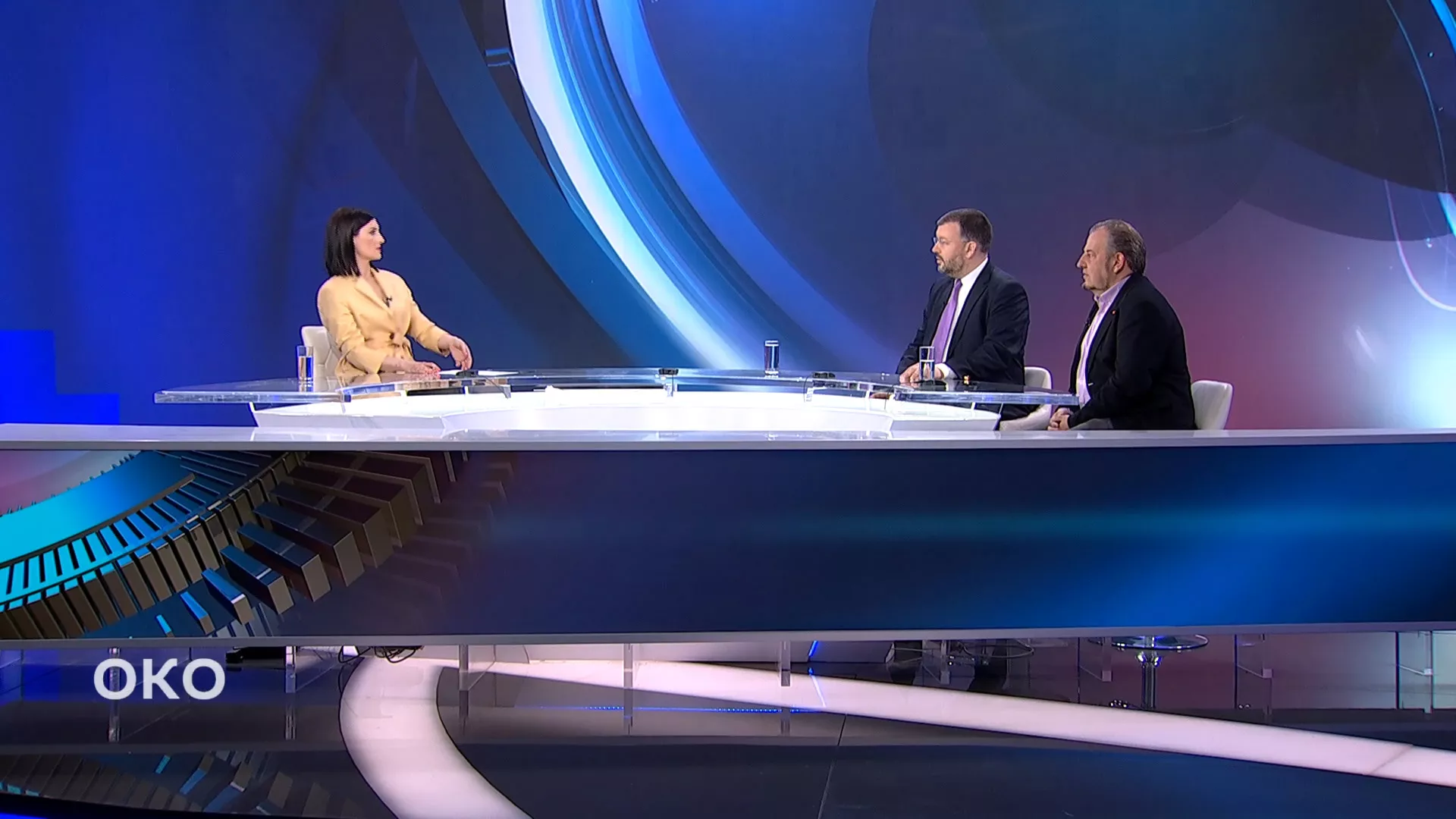 Око: Наши и ваши универзитети