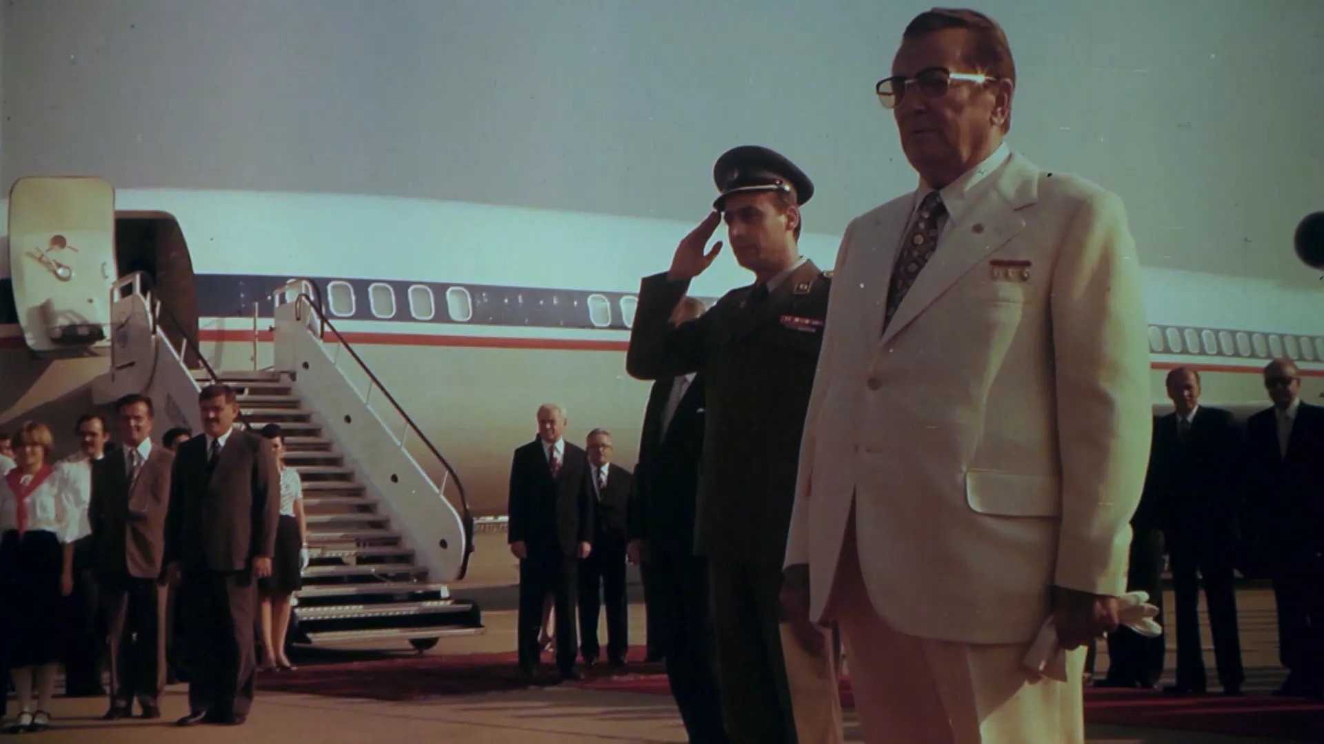 Тито – између истока и запада: Посредовање, 9. епизода