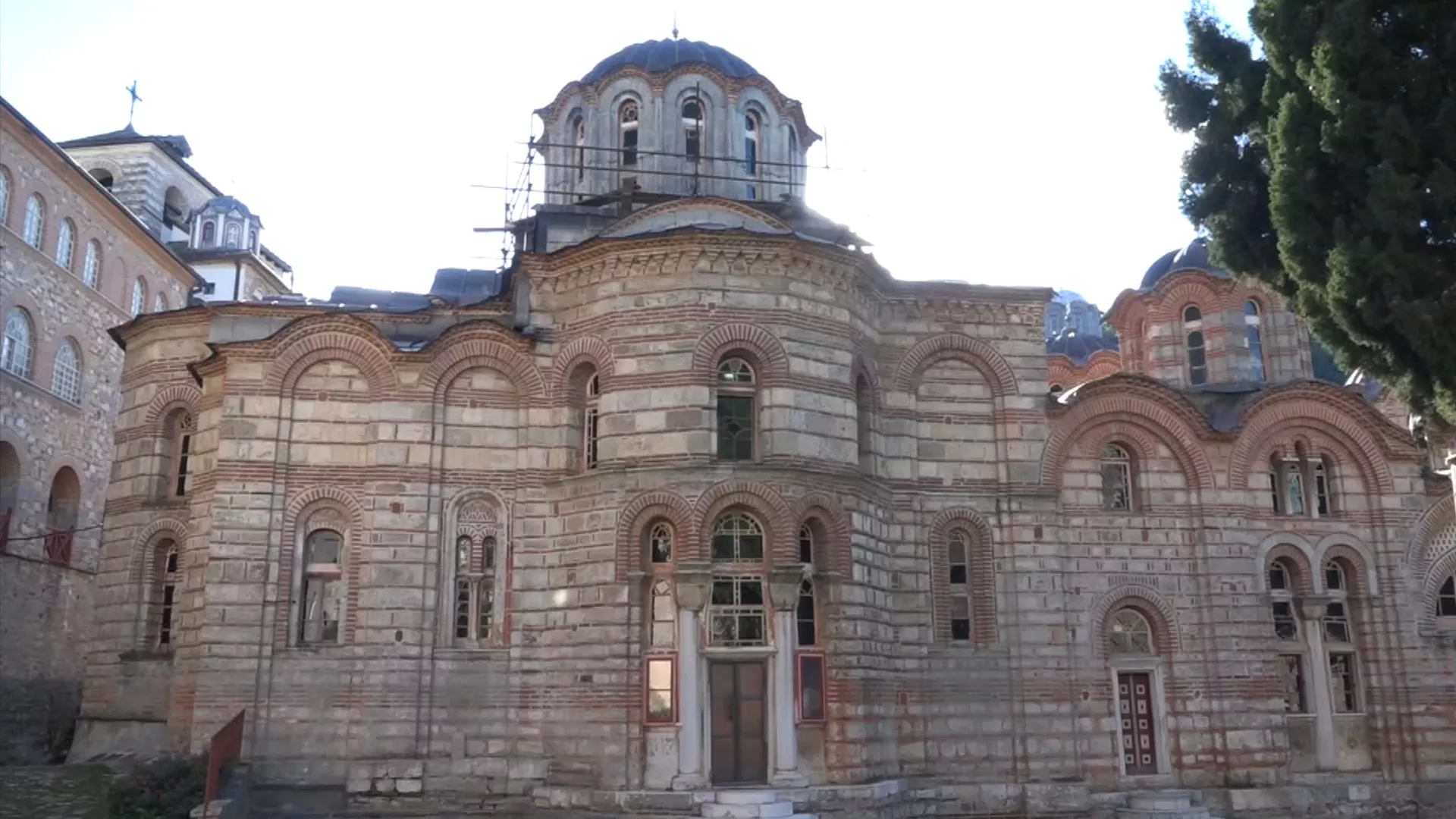 Траг: Хиландарска трагања