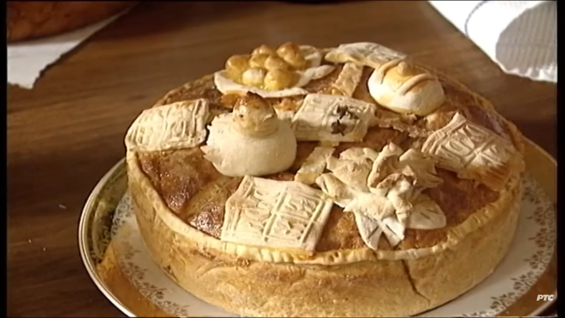 Од злата јабука – Славски обичаји