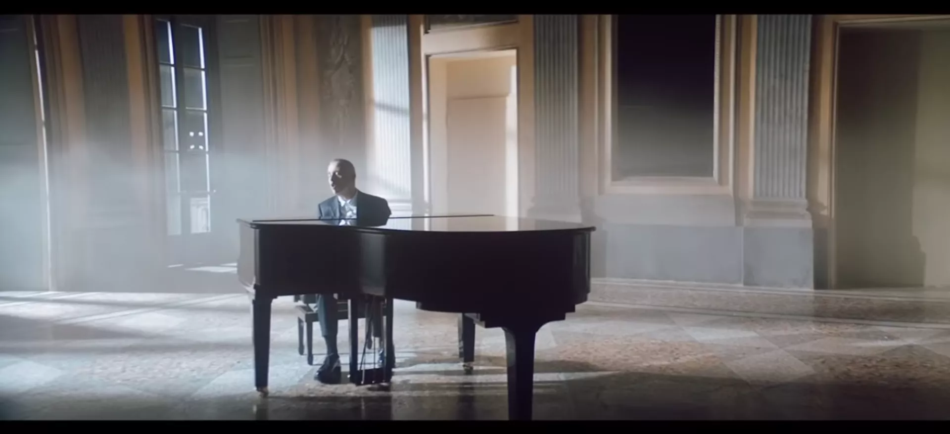 EROS RAMAZZOTTI - In primo piano