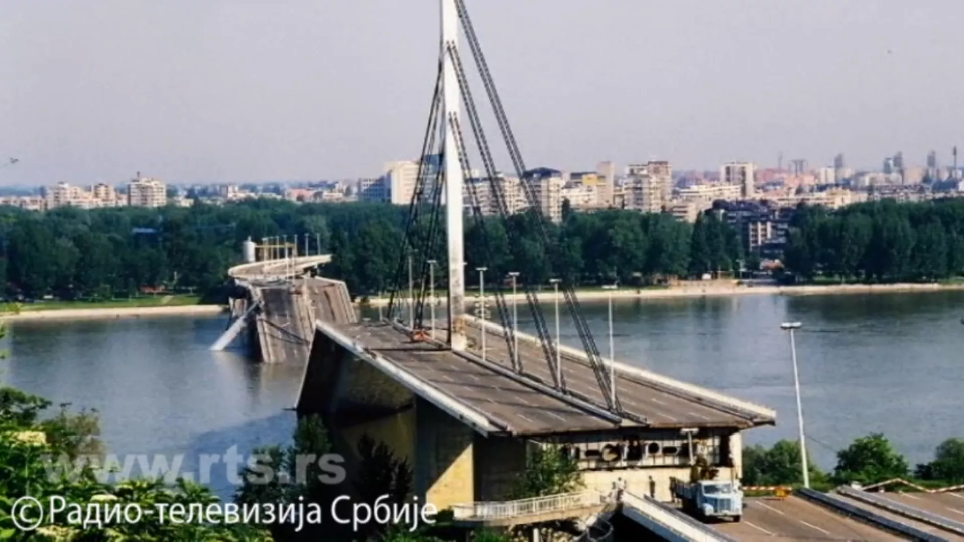 Агора – "Хуманитарни рат"