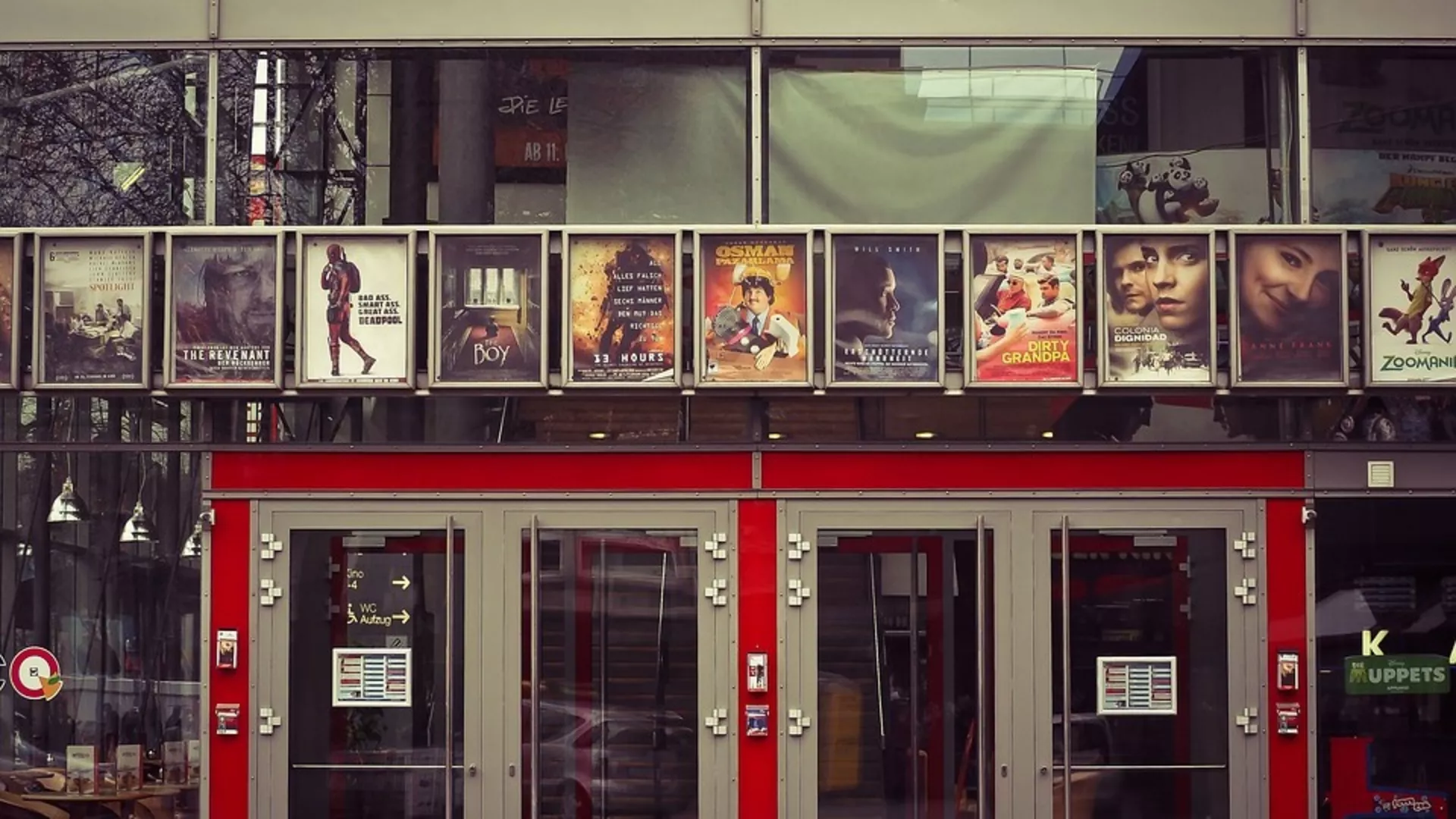 Обрати пажњу – Поучни биоскоп