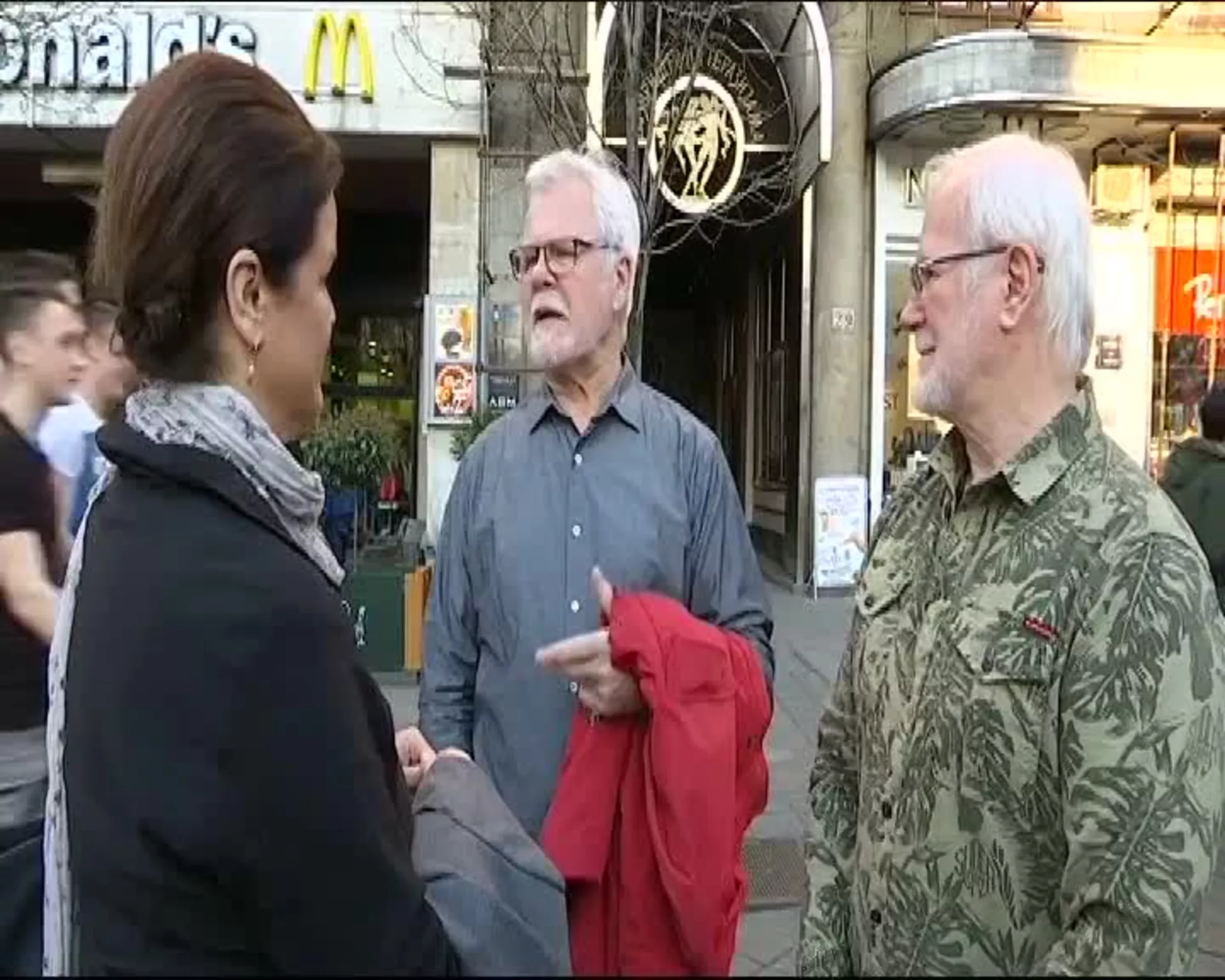 Траговима лудог младог света