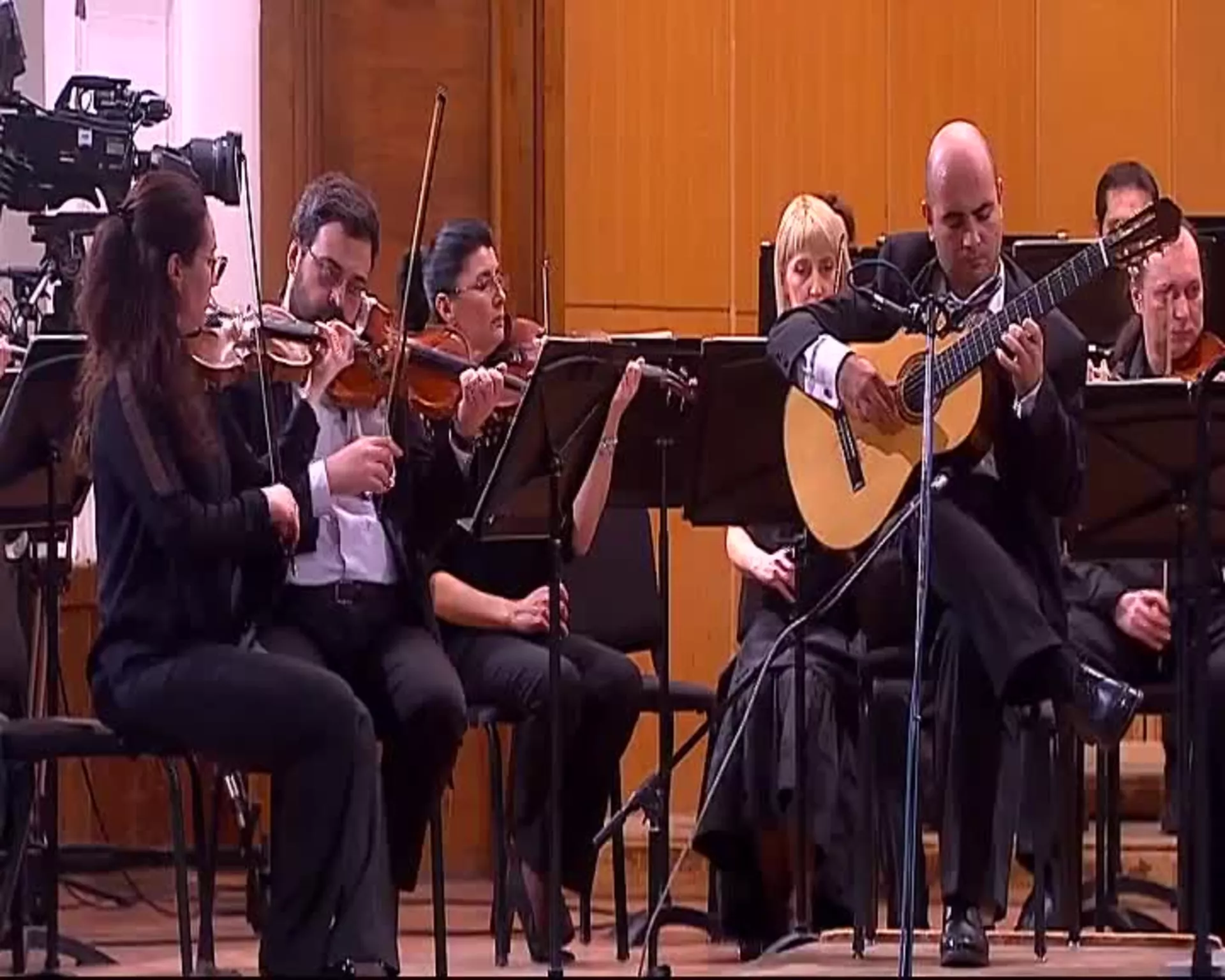 Dame biraju – Koncert SO RTS i Nemanja Bogunović gitara