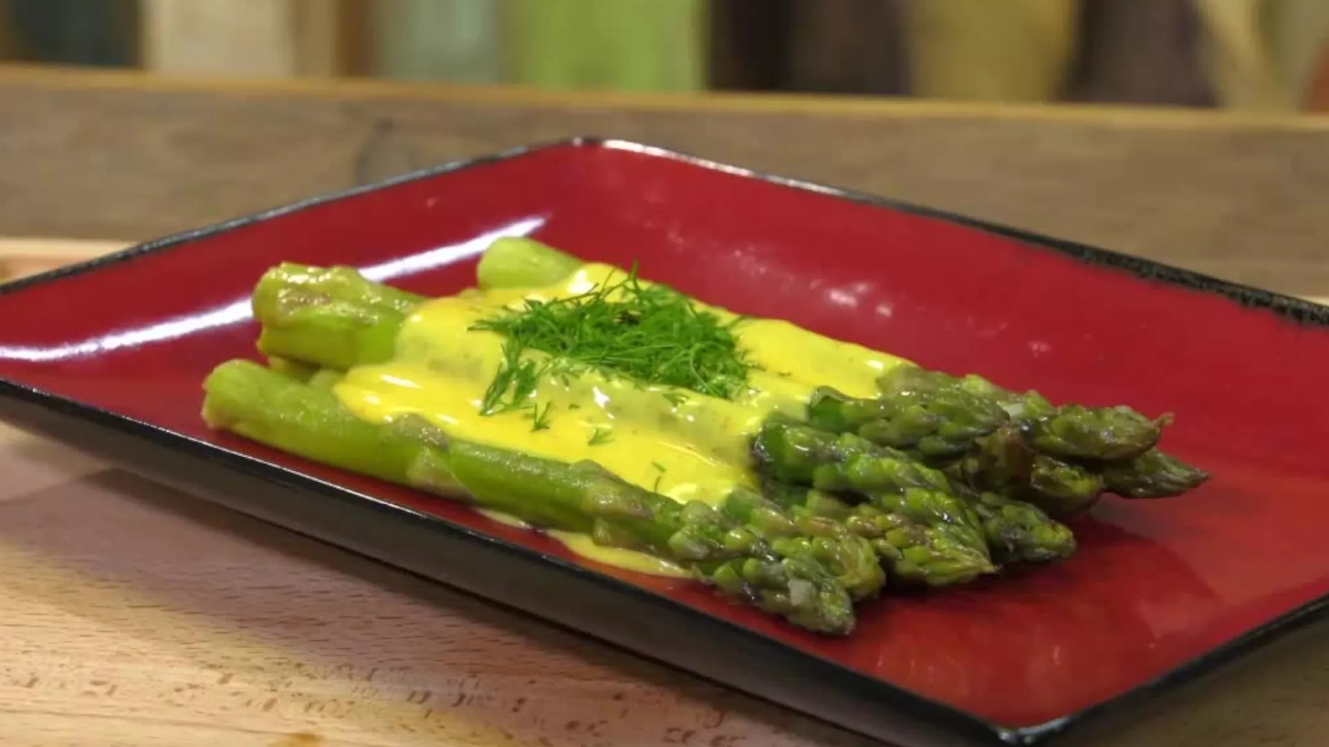 Gastronomad – Trbuhom za duhom: Špargle sa muslin sosom