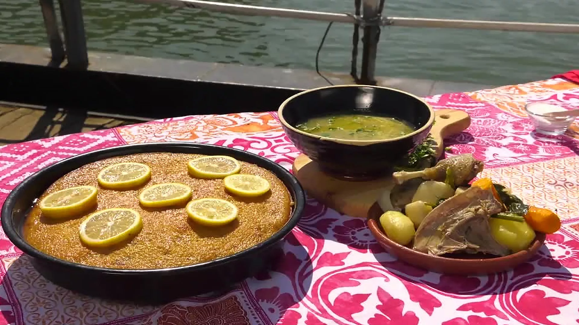 Gastronomad – Trbuhom za duhom: Baklava bez kora i supa od plovke