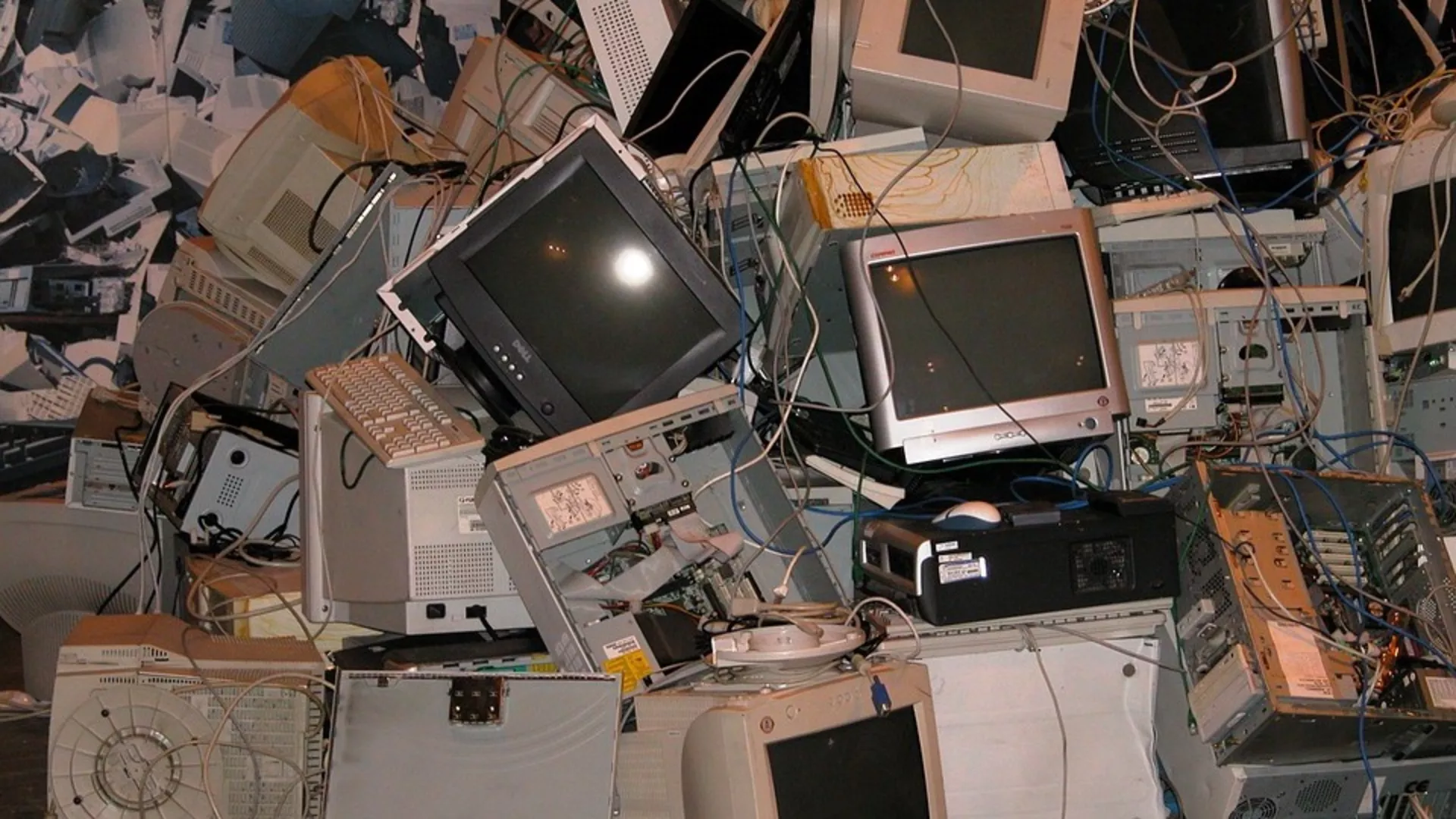Čekajući vetar – reciklaža, sredozemni repaš i „Telo kao instrument”