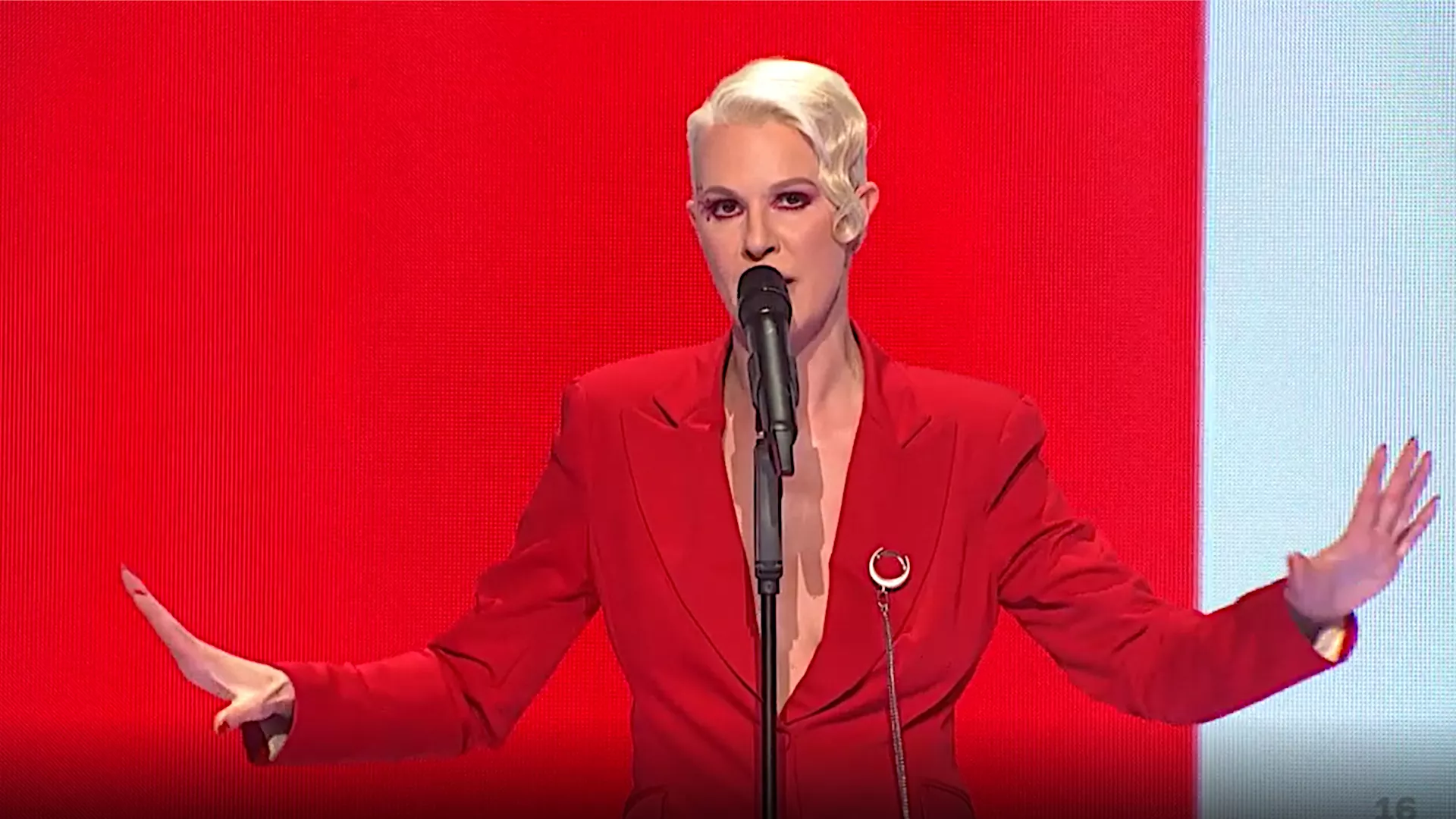 Tijana Dapčević – Ljubi, ljubi doveka
