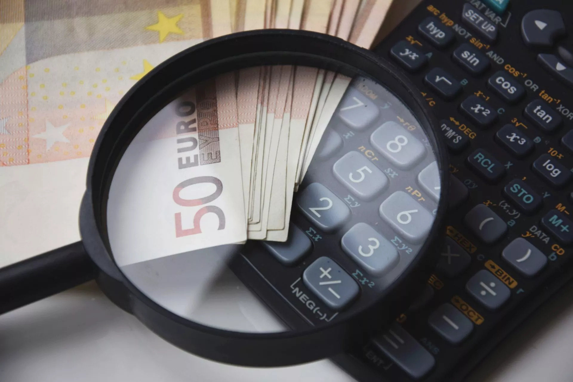 Povišen ton – Borba protiv korupcije, teorija i praksa