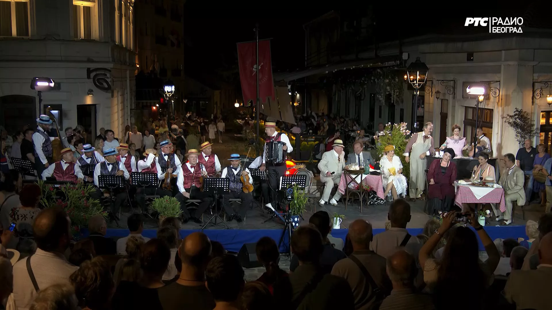 Za skadarlijskim stolom