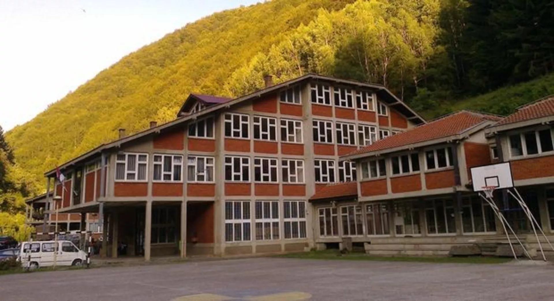 Kojekuda - Mesto gde se školuju "crnotravci"