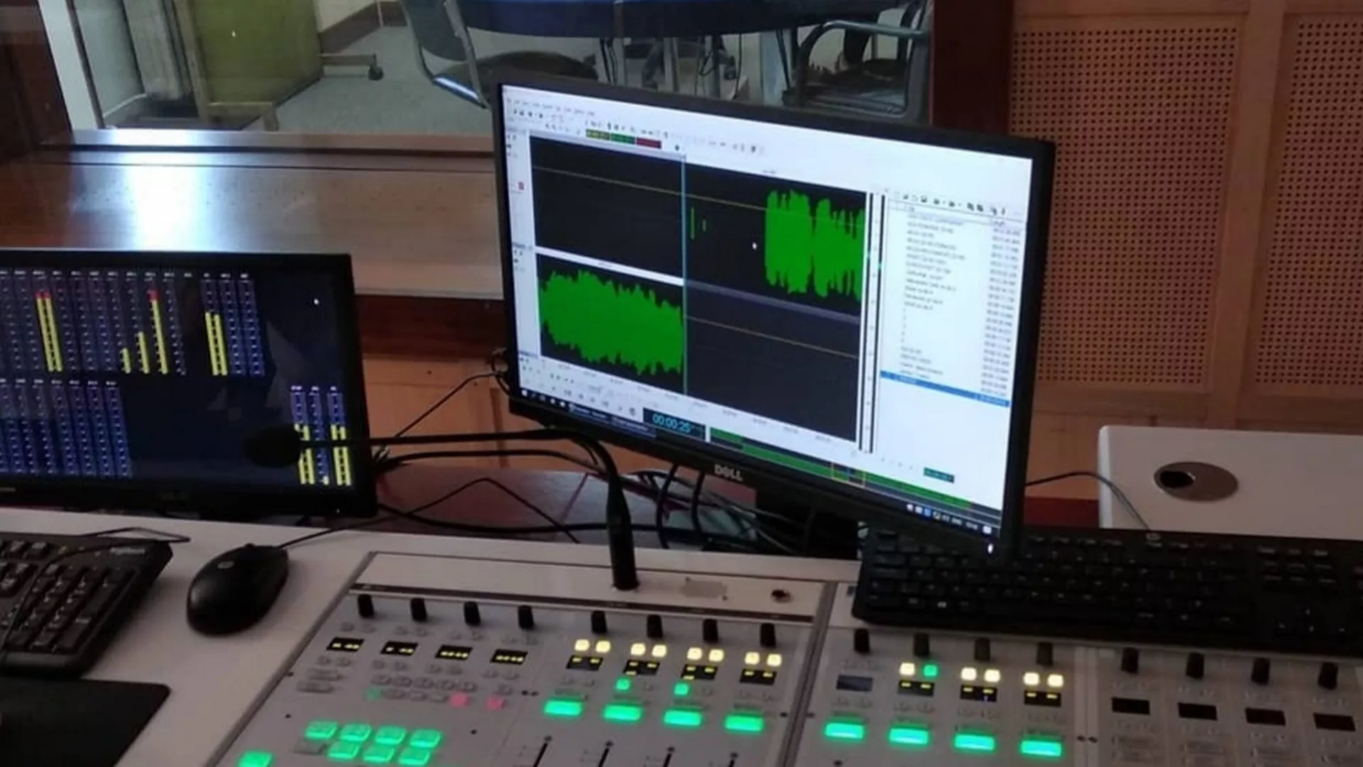 Uhvati dan - 95 godina Radio Beograda