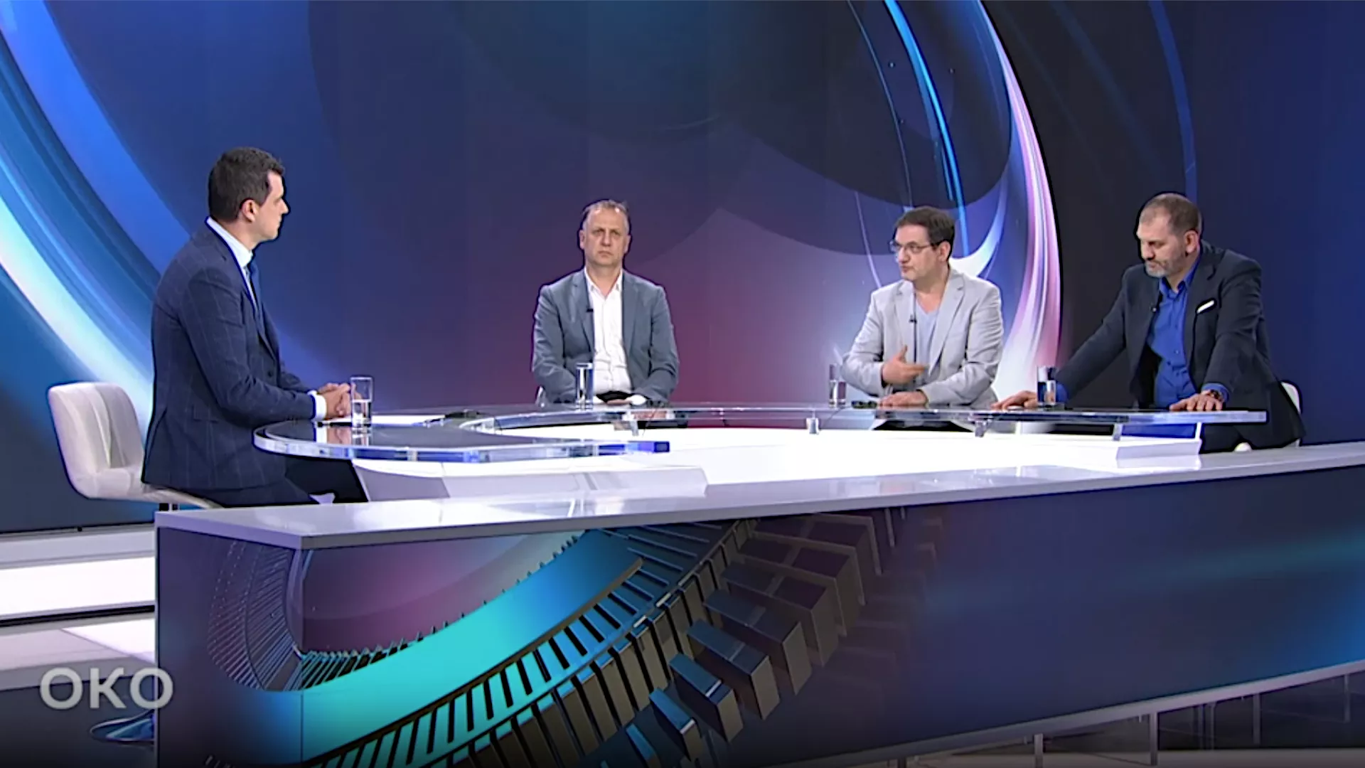 Oko: SNS lavina i opozicione grudve