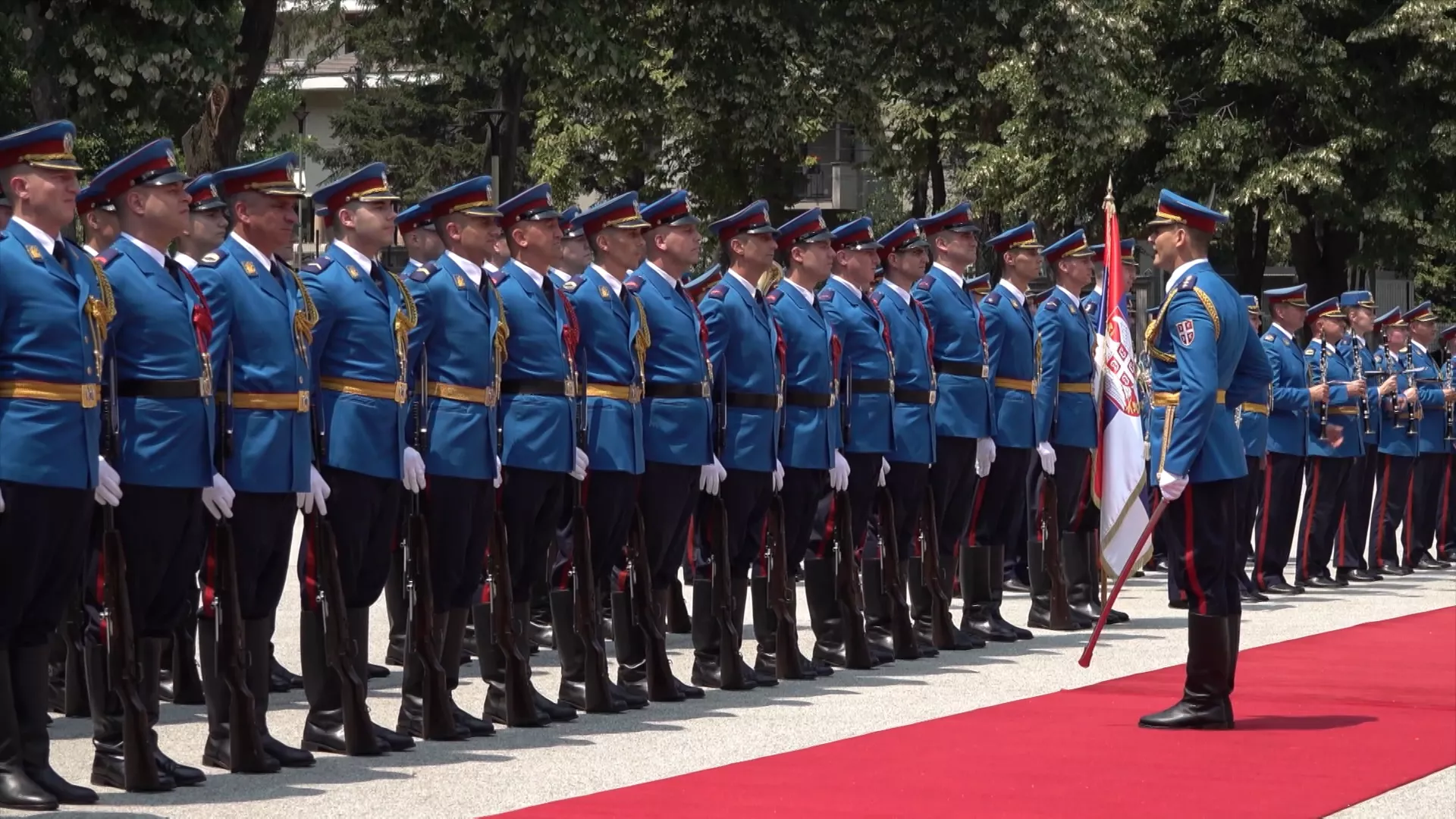 Dozvolite…: Vojne novosti iz sveta