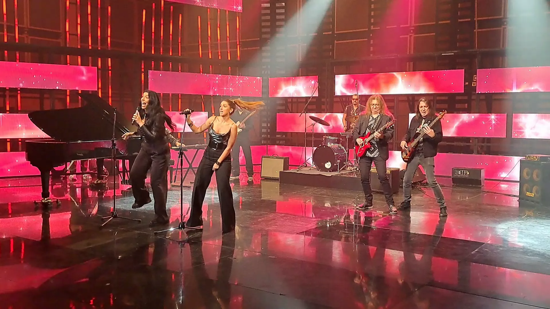 Neverne bebe - 220 u voltima (premijera na Radiju 202)