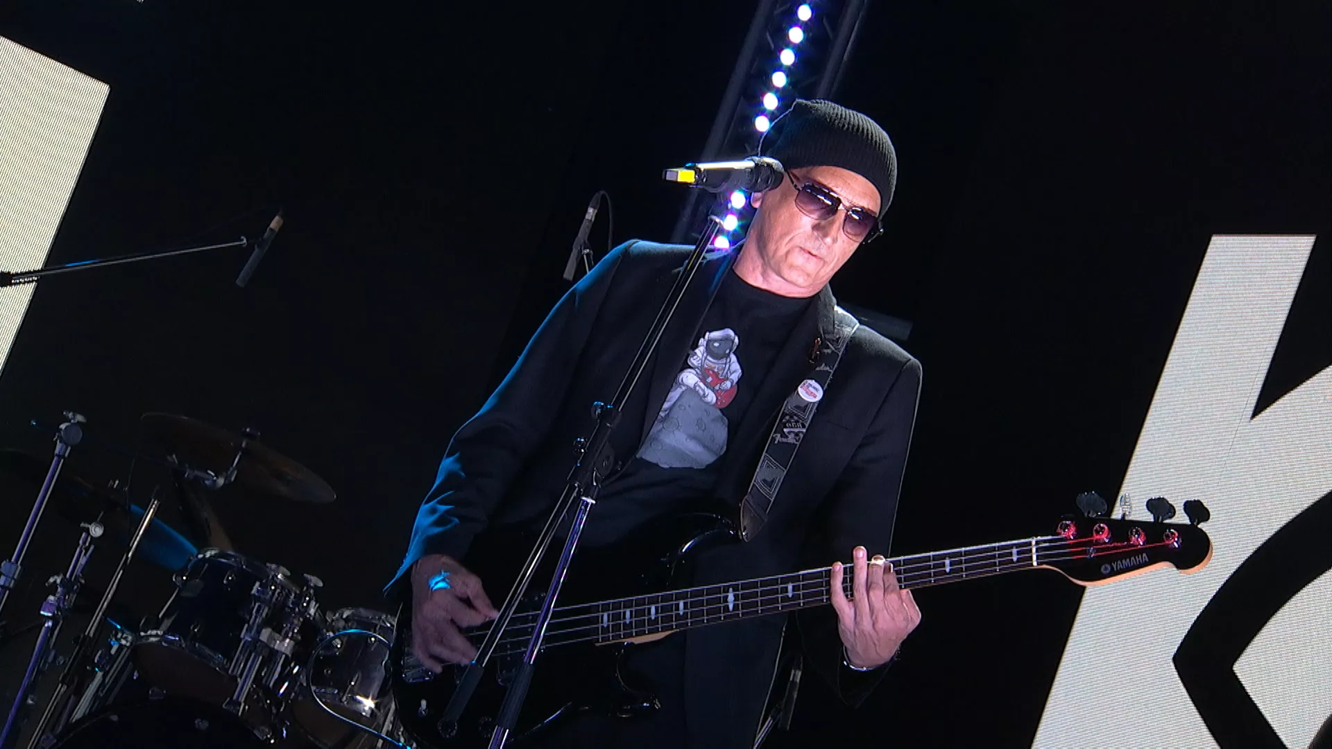 Bunt: "Kora", "Art aparat", E Play, "Nezvani gosti", "Psi", "Krilat i beo", "Plestik paj"