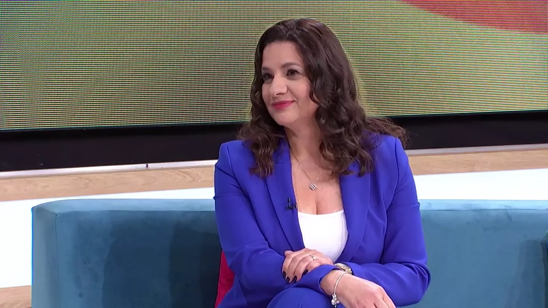 Šarenica: Buket žutih ruža i Božanstveni bazar