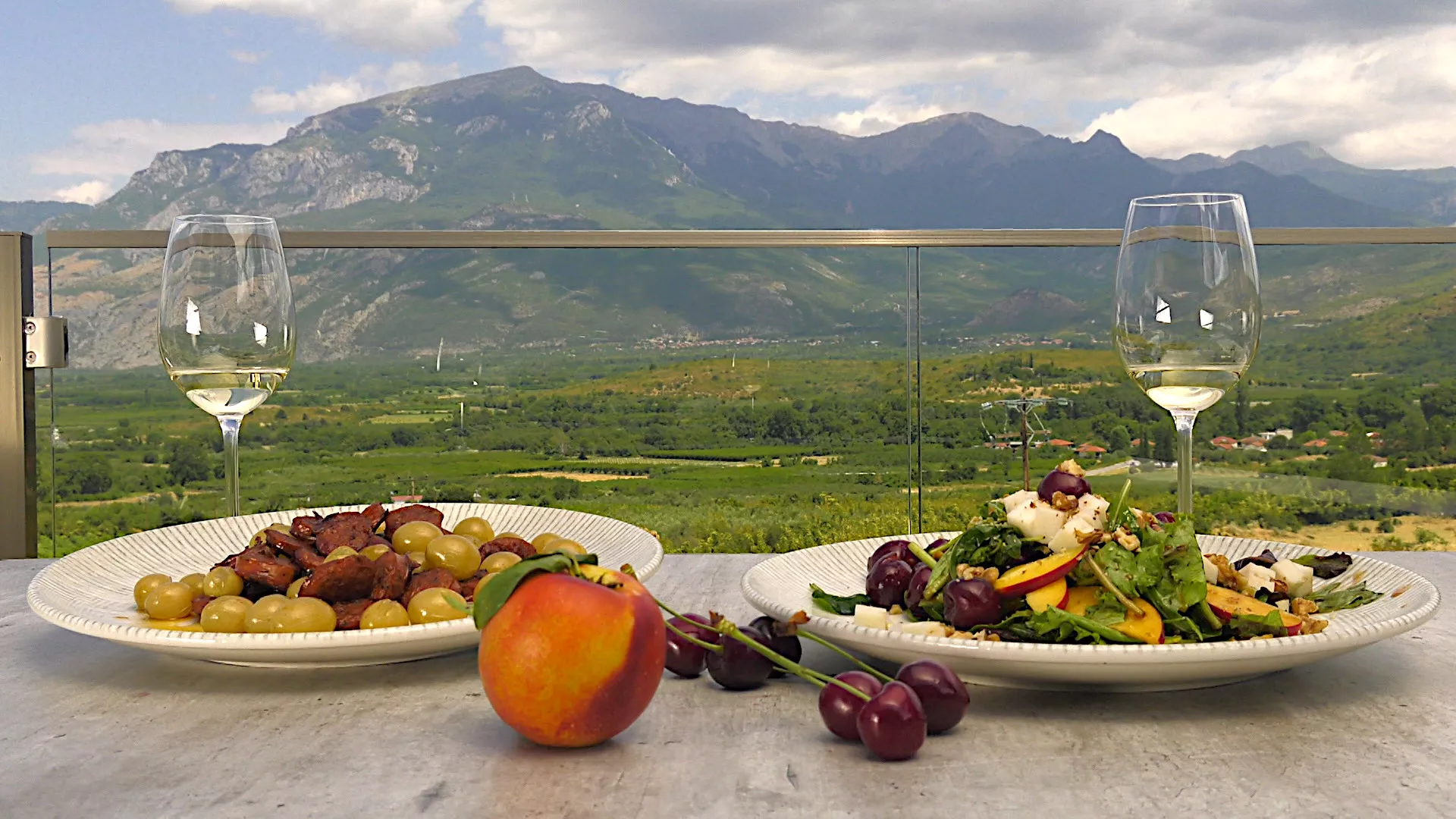 Gastronomad: Grčke kobasice i vino