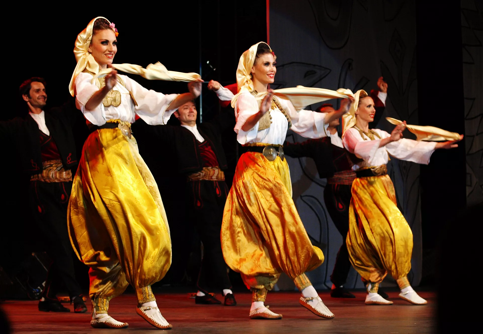 Od zlata jabuka – Vranje u pesmi i igri