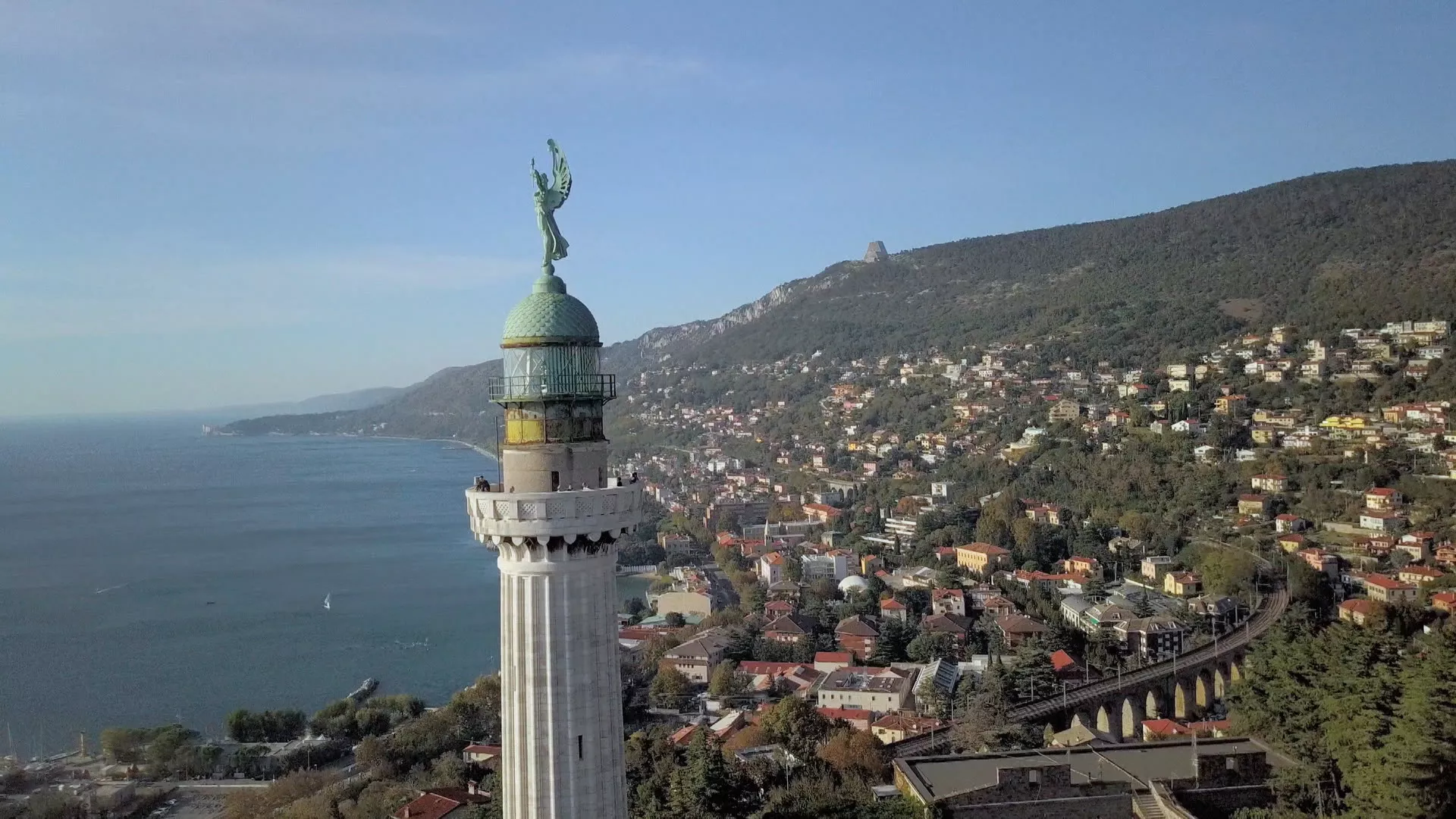 Kultura Srba u Evropi: Trst: portreti, brodovi i grobovi