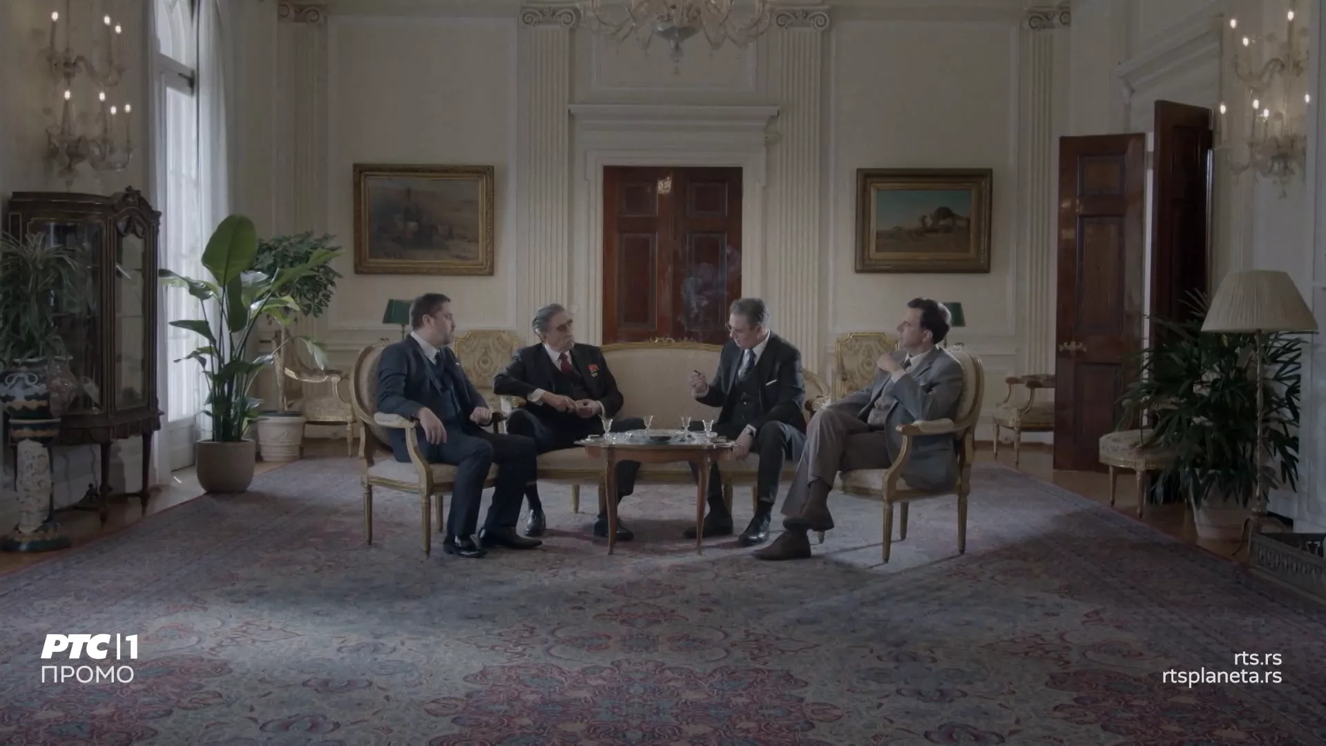 Tito, između istoka i zapada