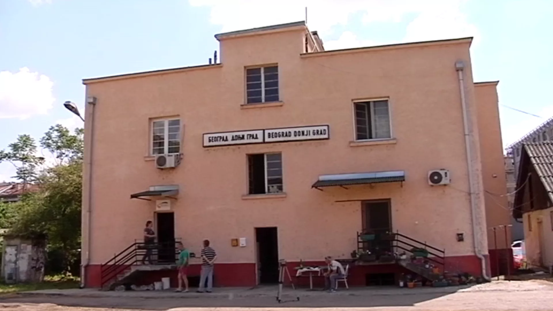 Tutnjali su vozovi