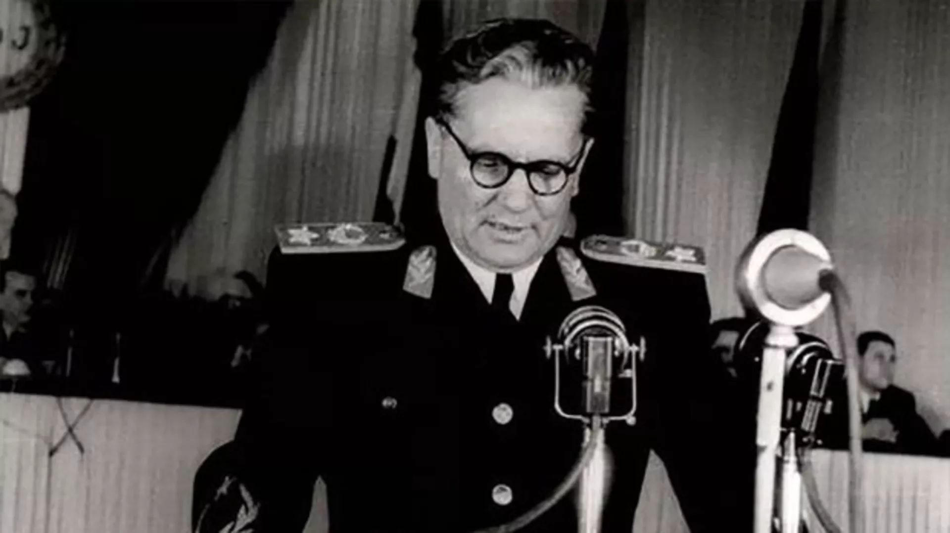 Тито – Стаљин, две нијансе црвене, 2. емисија
