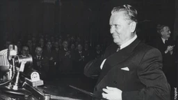 Деветнаест милиона – Тито (R)