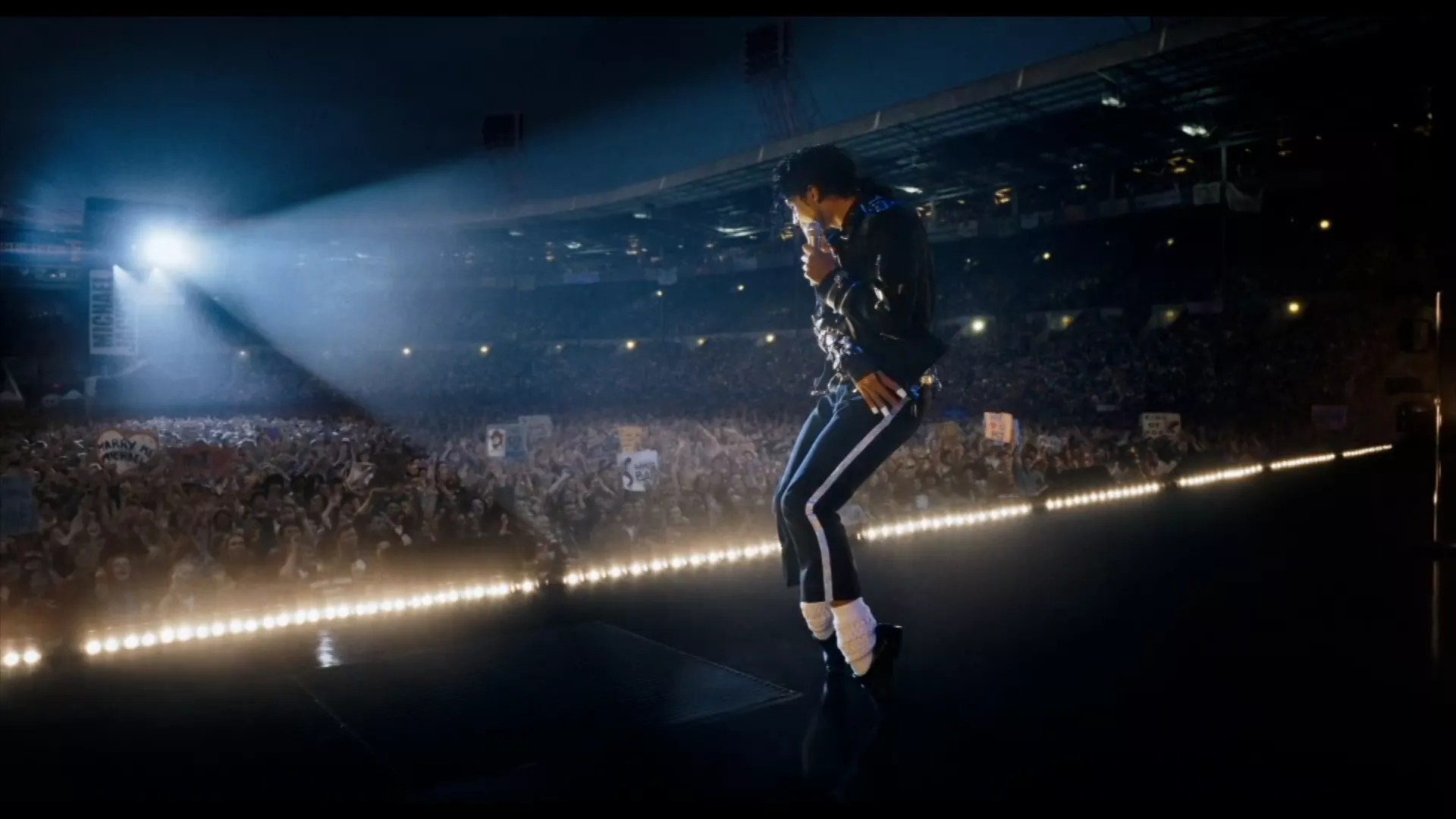 „Ђаво носи Праду 2“ и „Мајкл“