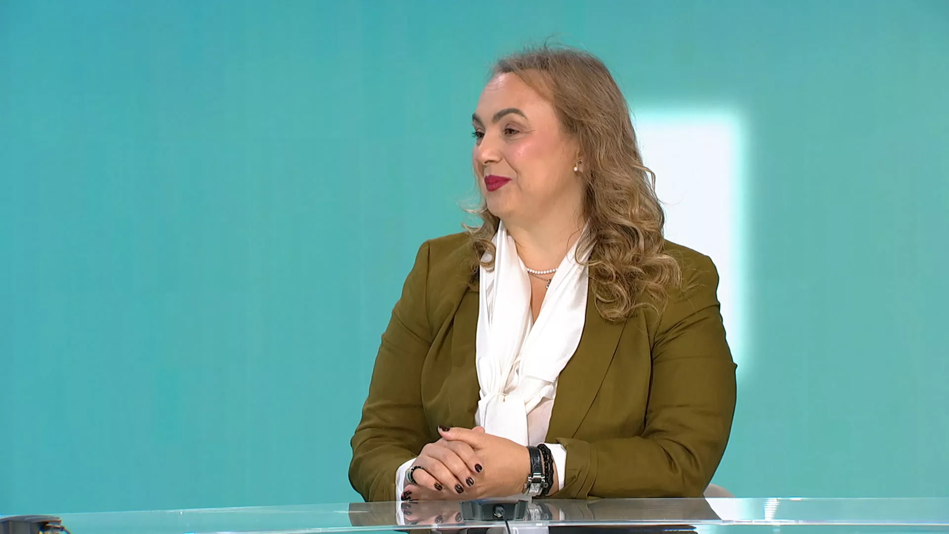 Културни дневник:  Личне приче / Политичке реалности