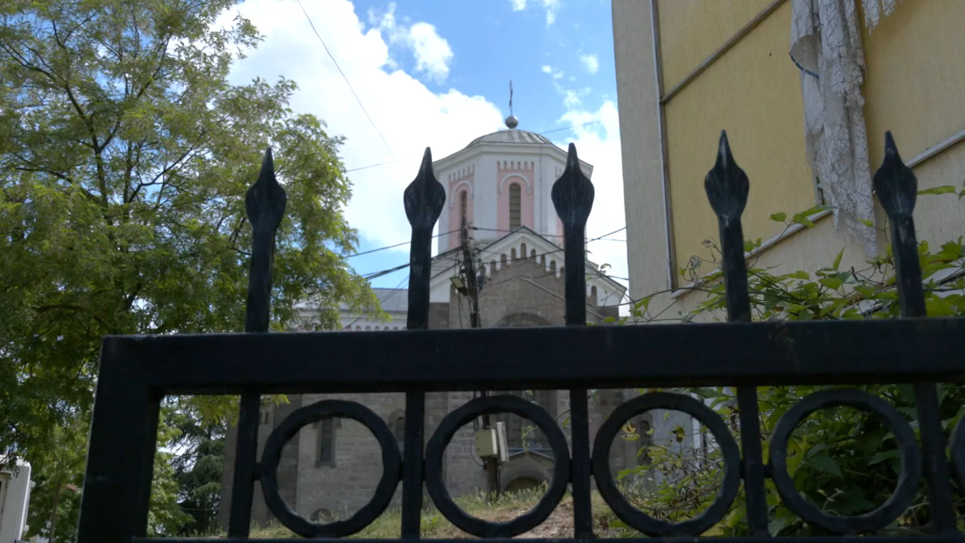 Право на сутра: Ускршње сузе