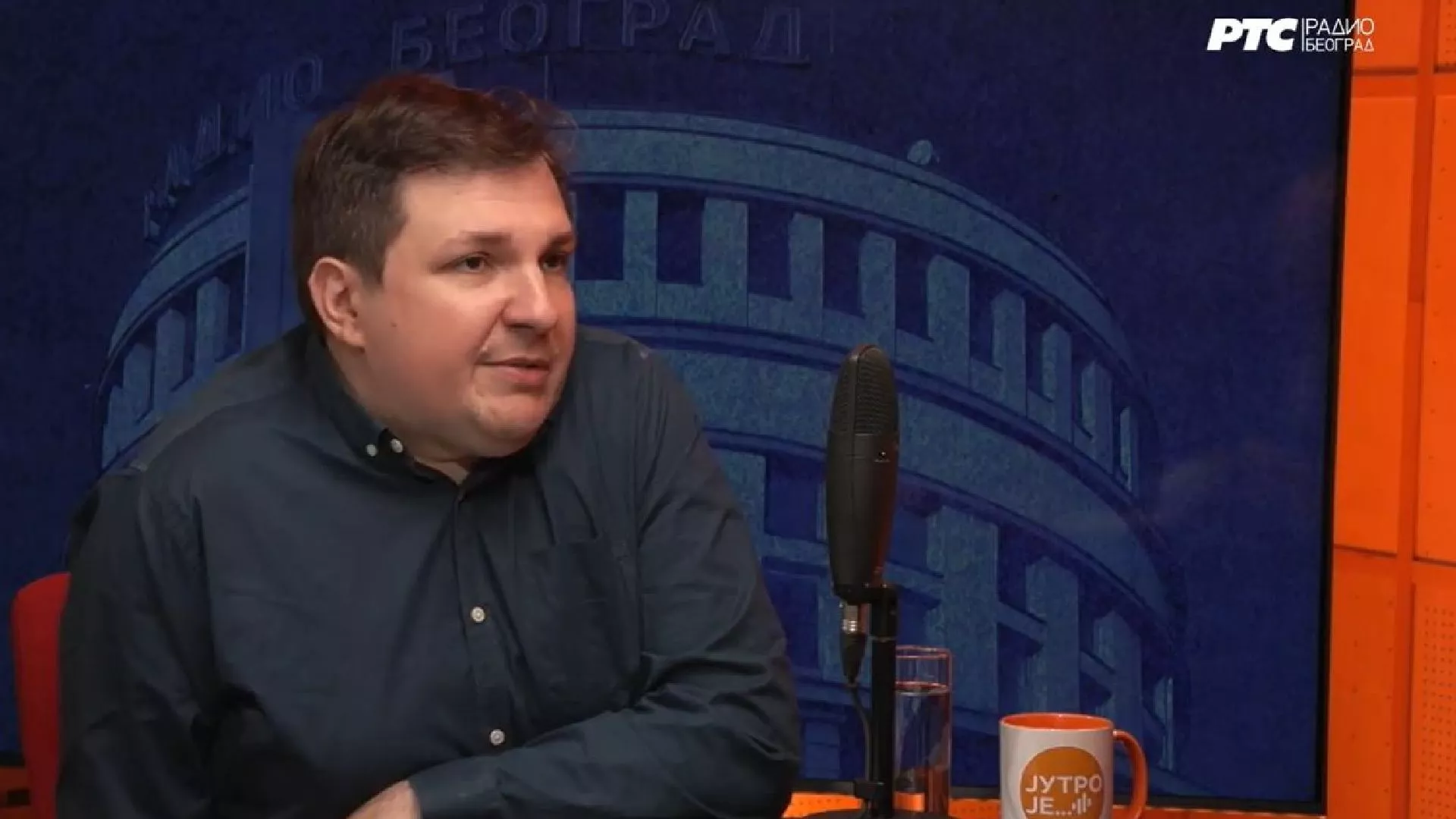 Јутро је -  Марко Крстић