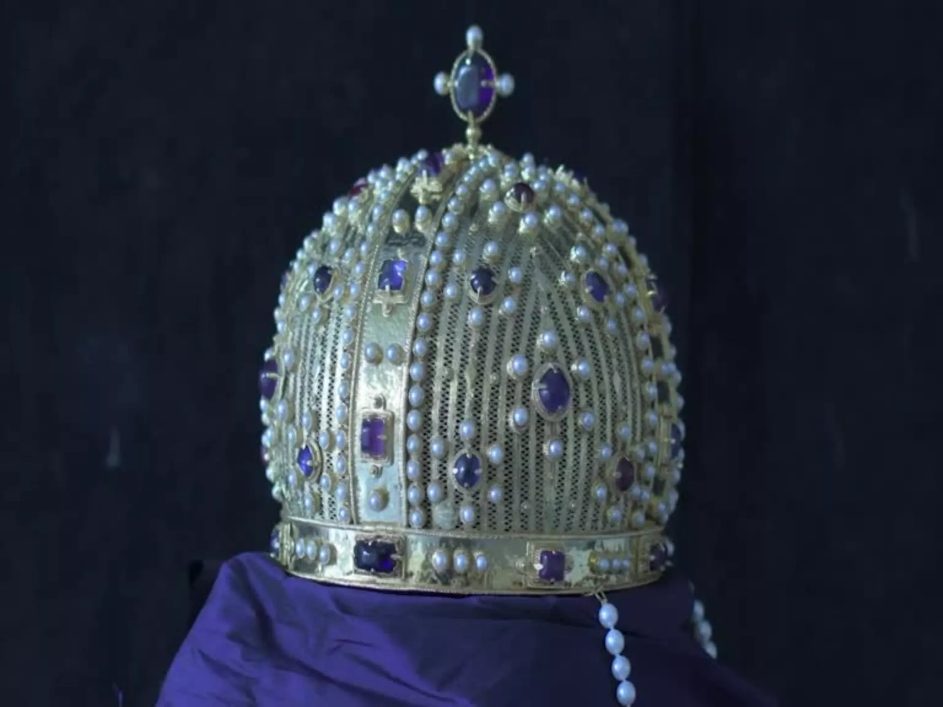 Kruna po uzoru na fresku, šta sve ume majstor filigranstva Pokimica iz Kraljeva