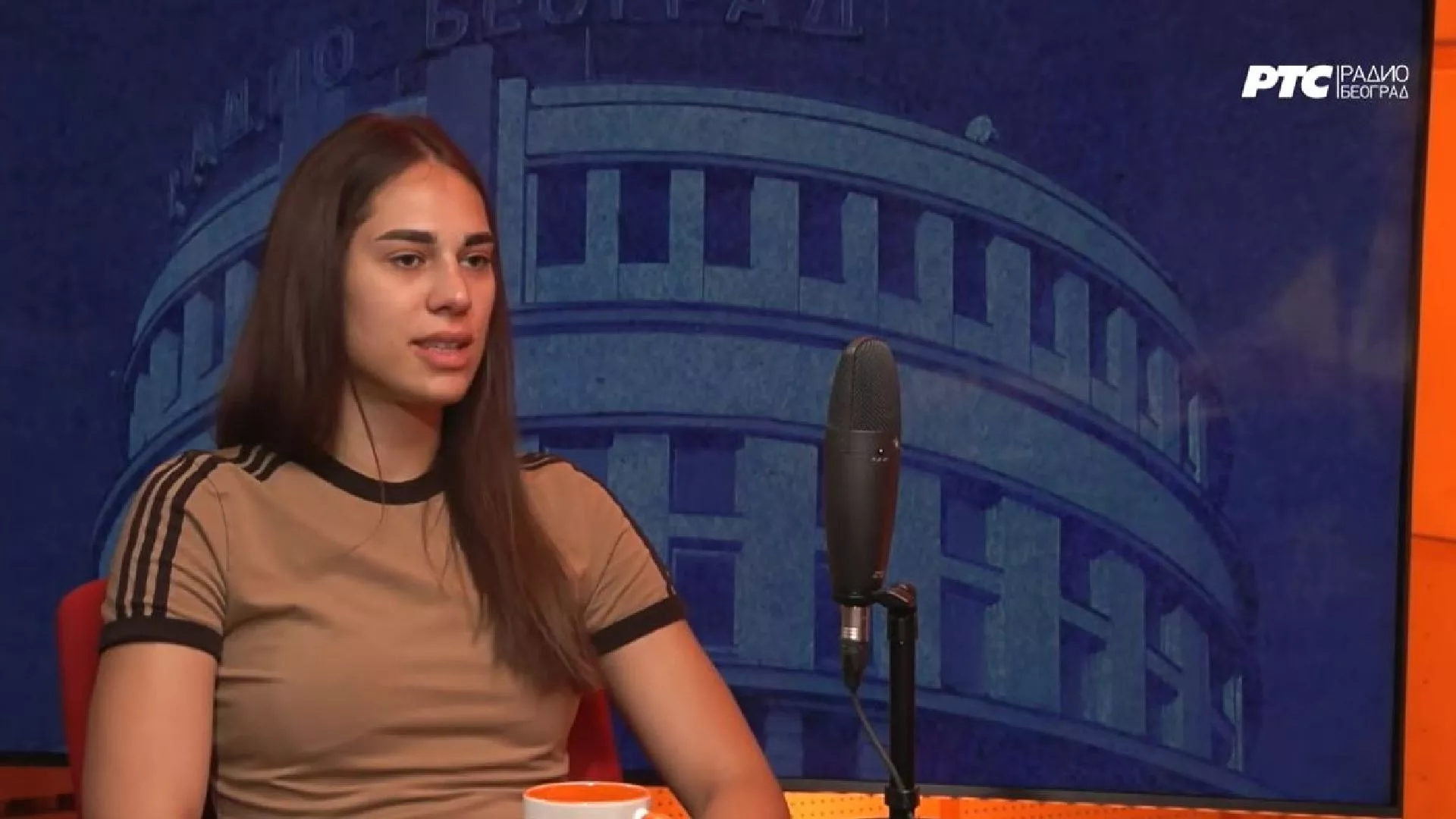 Jutro je - Aleksandra Perišić