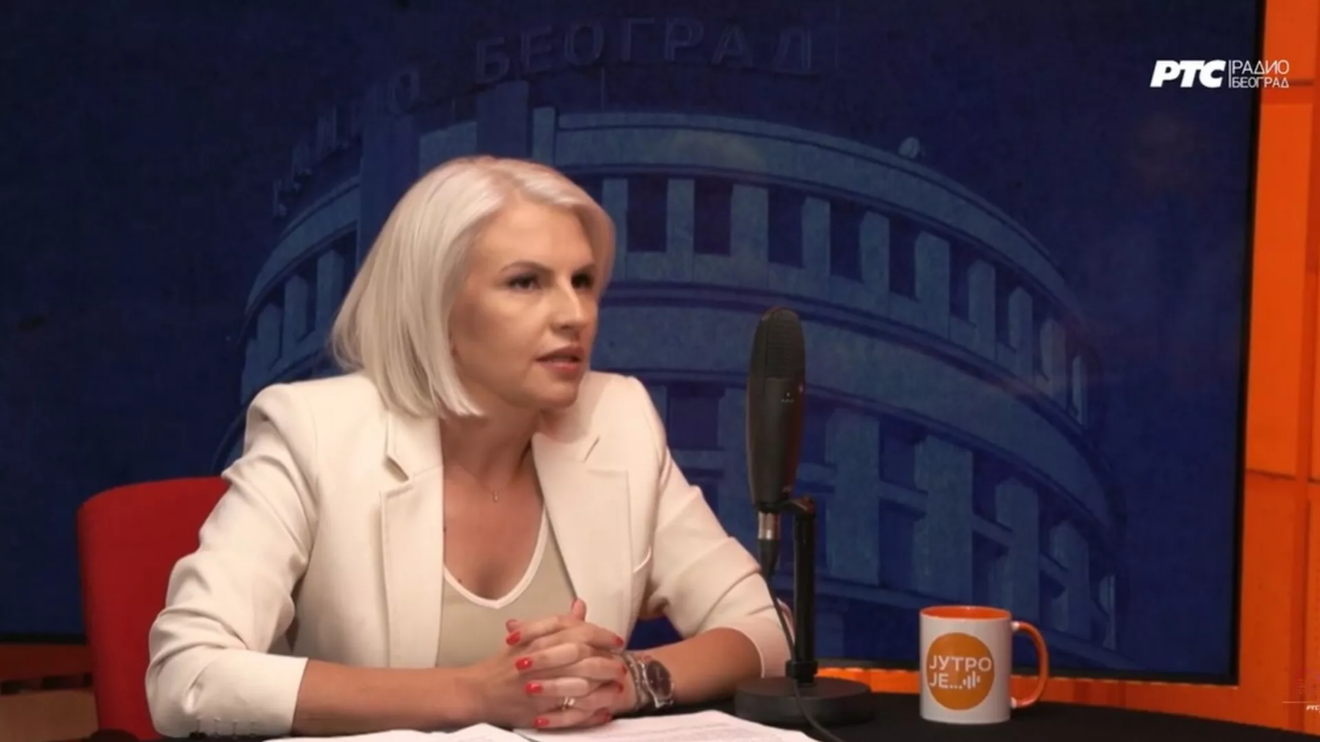Jutro je - Maja Grbić