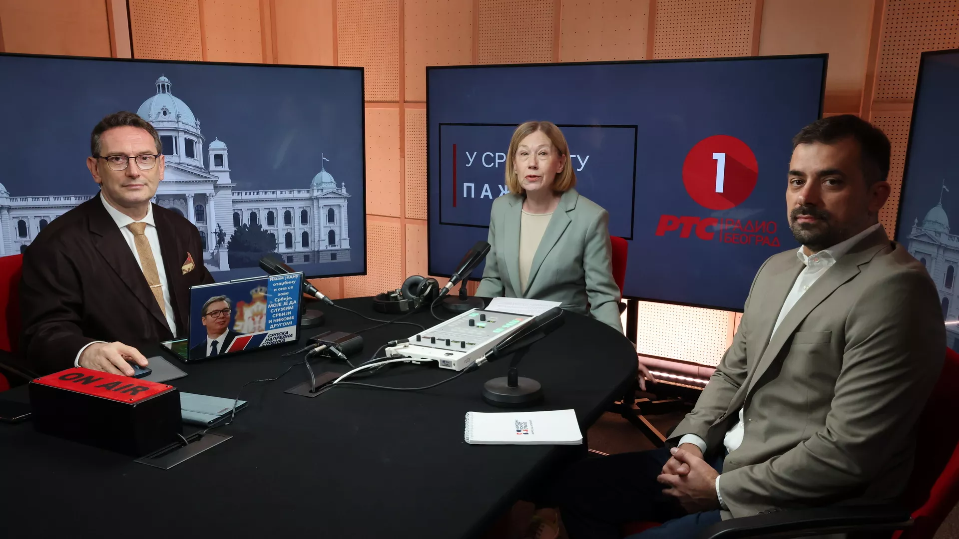 U središtu pažnje - U susret predstojećim izborima