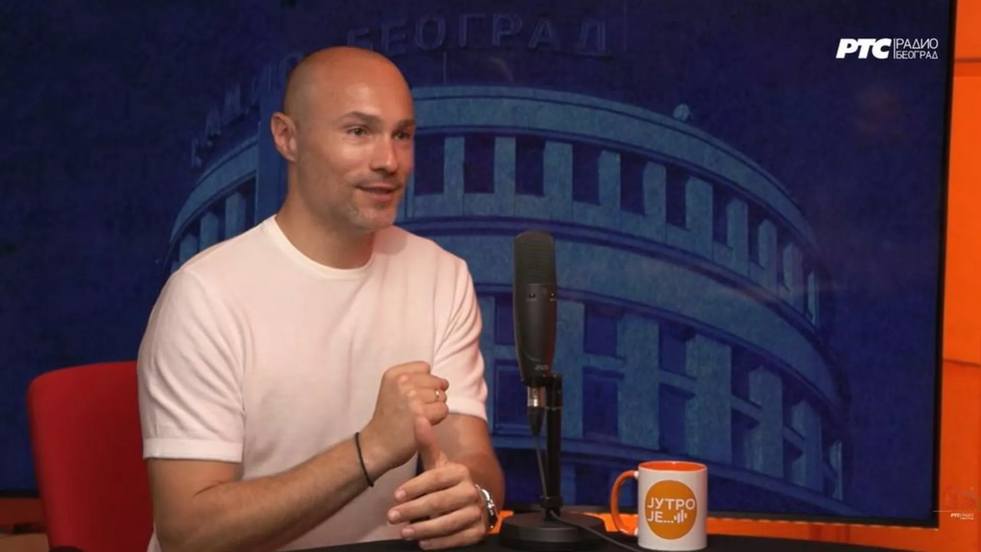 Jutro je - Aleksandar Sofronijević