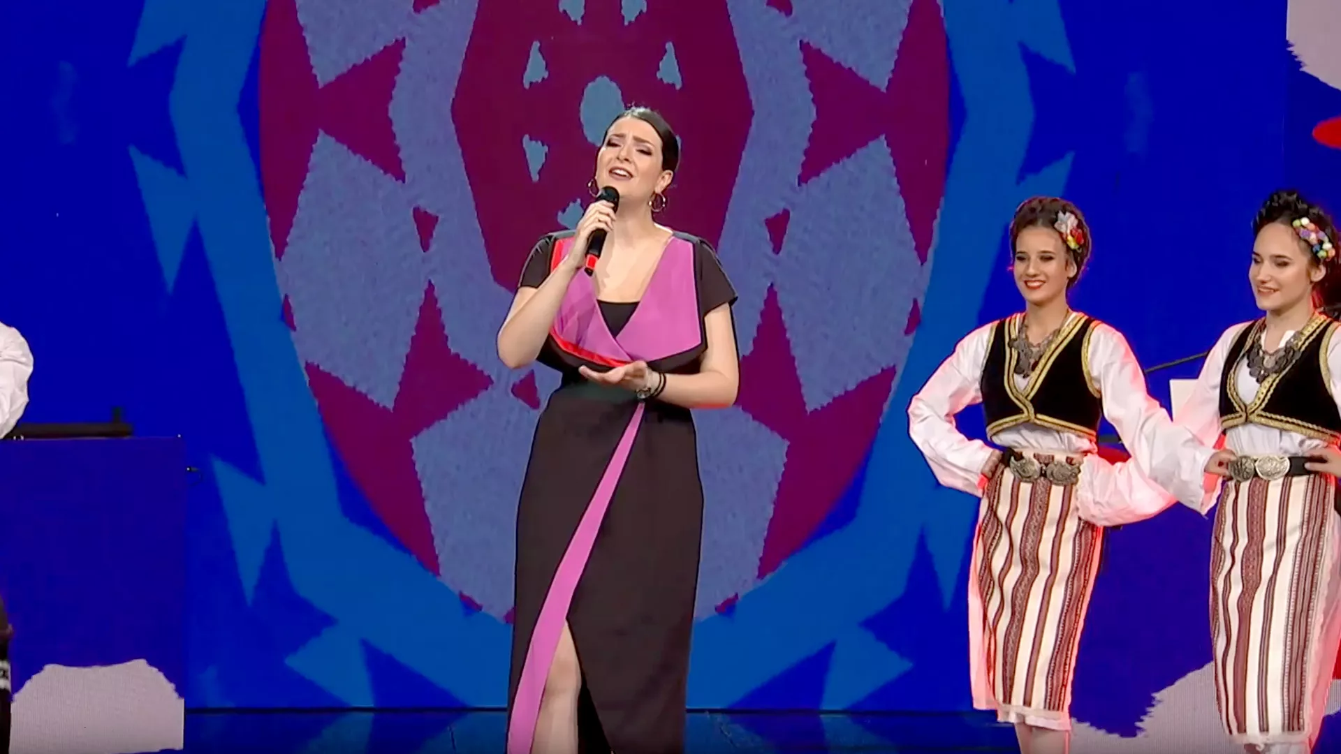 Danica Krstić – Marijo, deli, bela kumrijo
