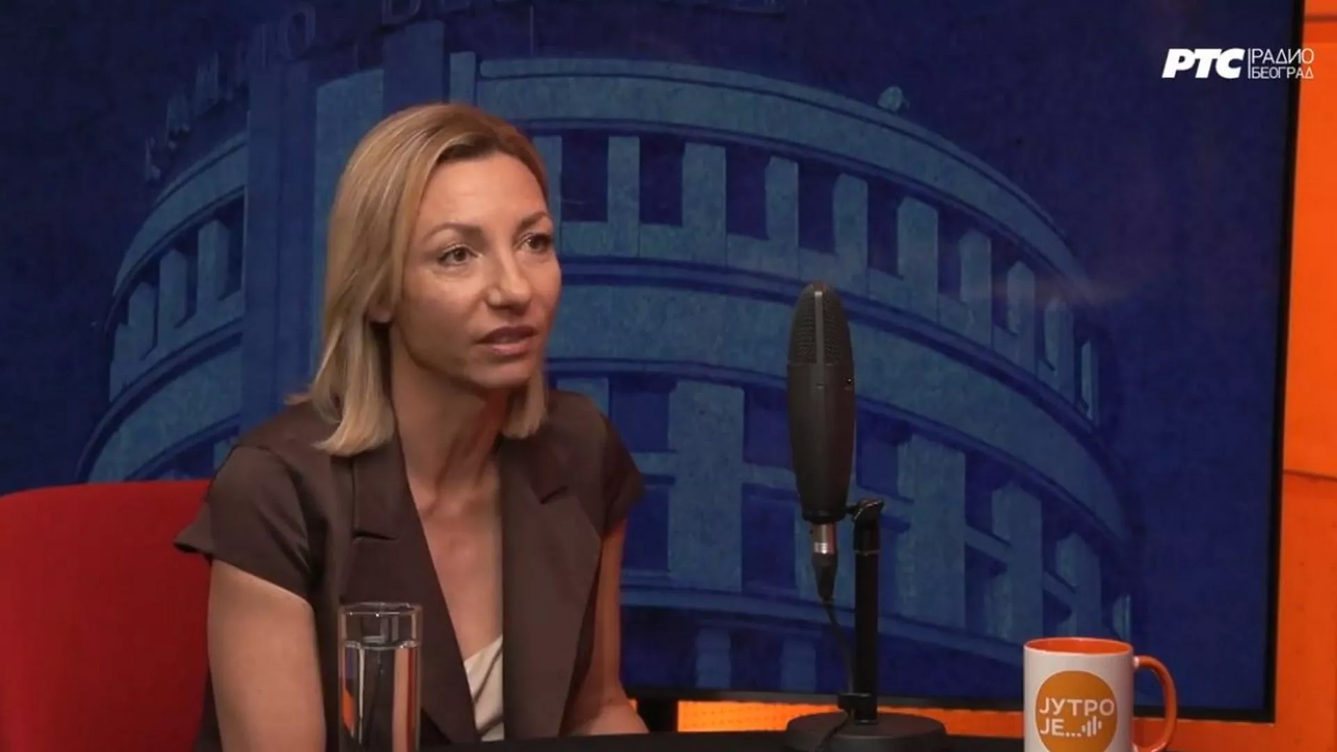 Jutro je - Tatjana Macura