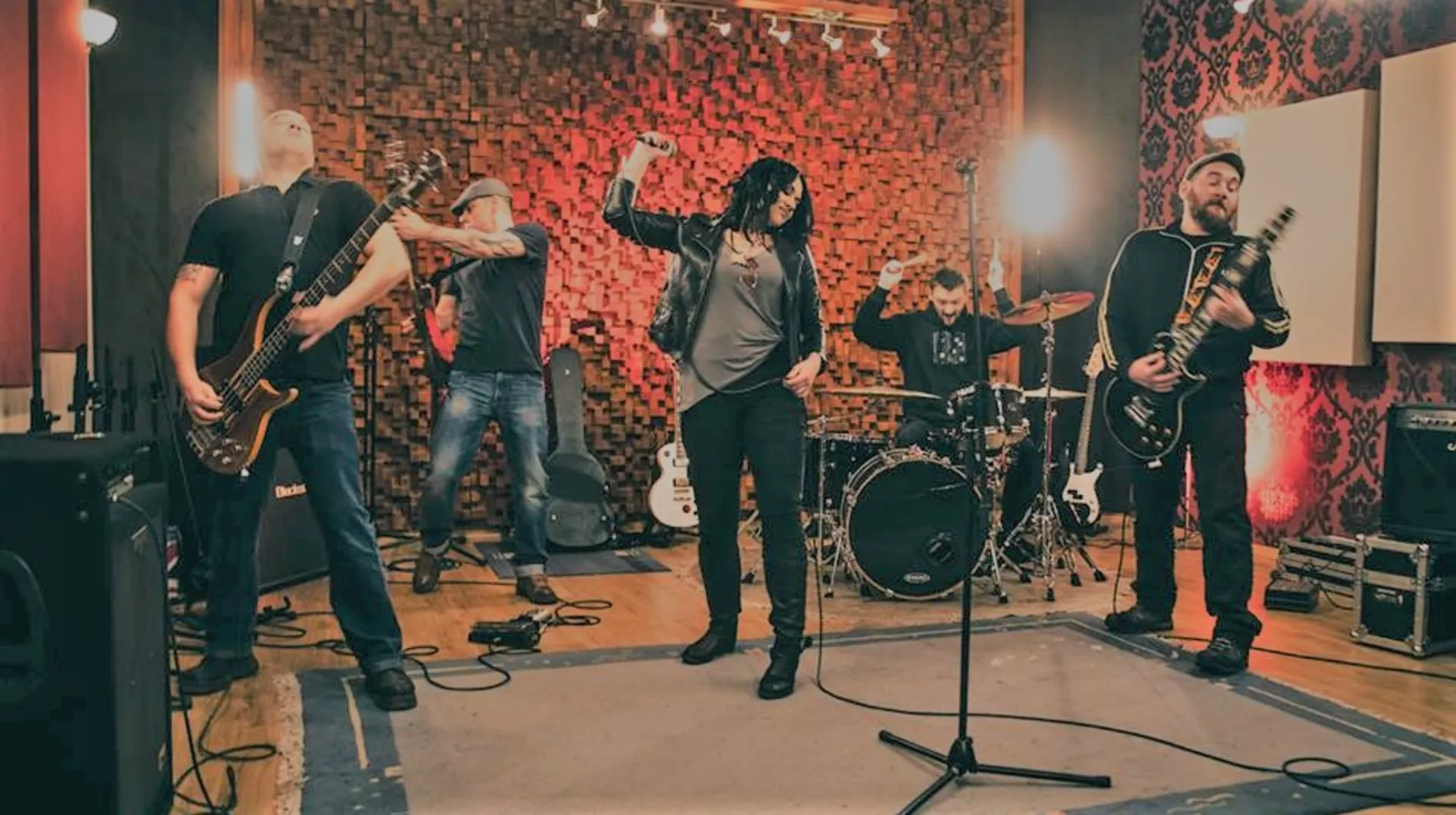 THE BITE – Znaš